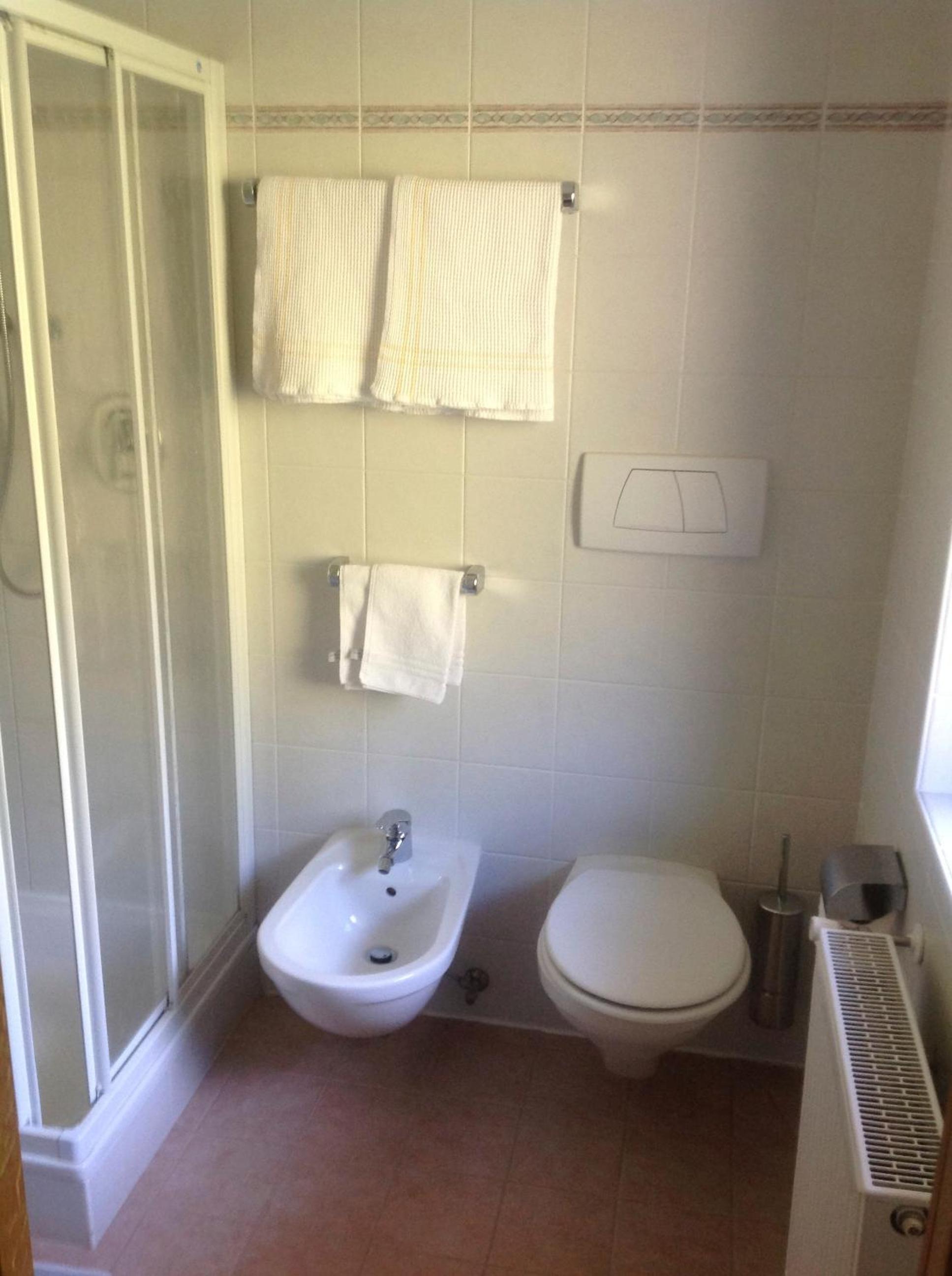 Double or Twin Room - Photo 3