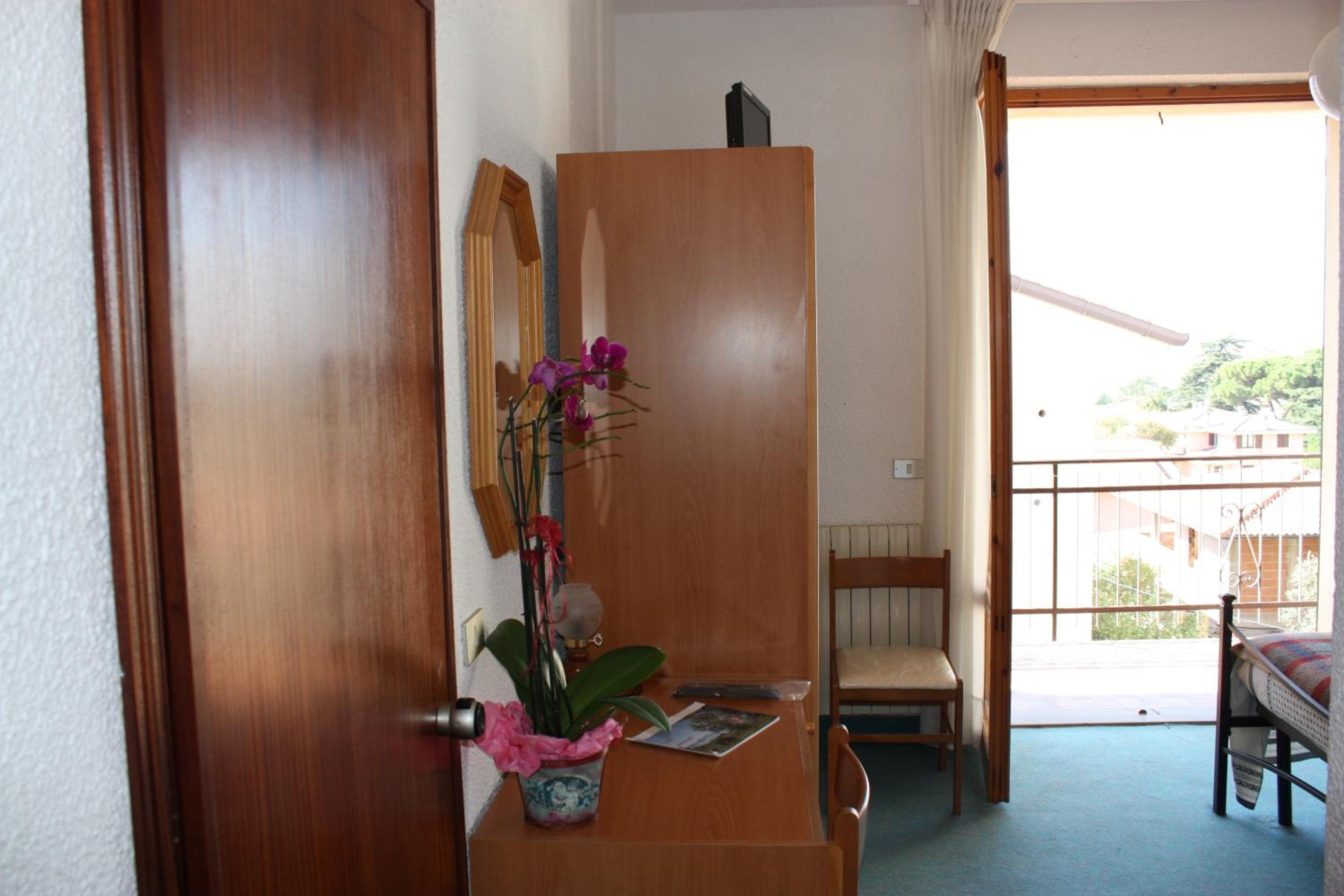 Double Room - Photo 11
