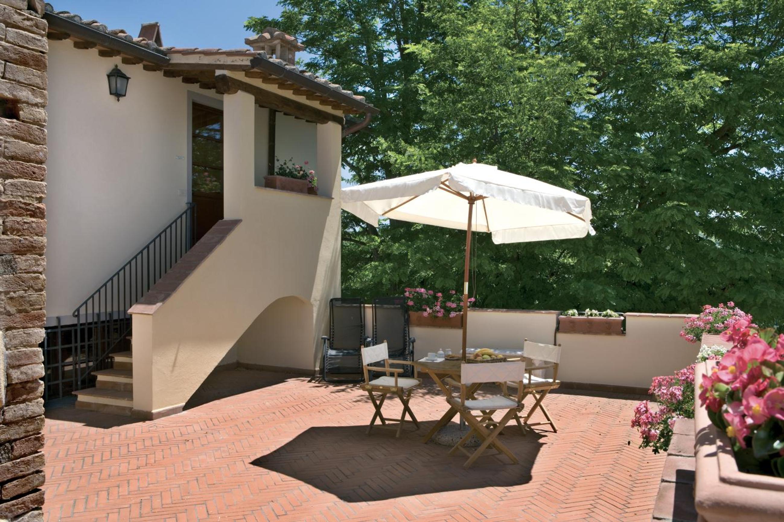 Apartment with Terrace photo 3