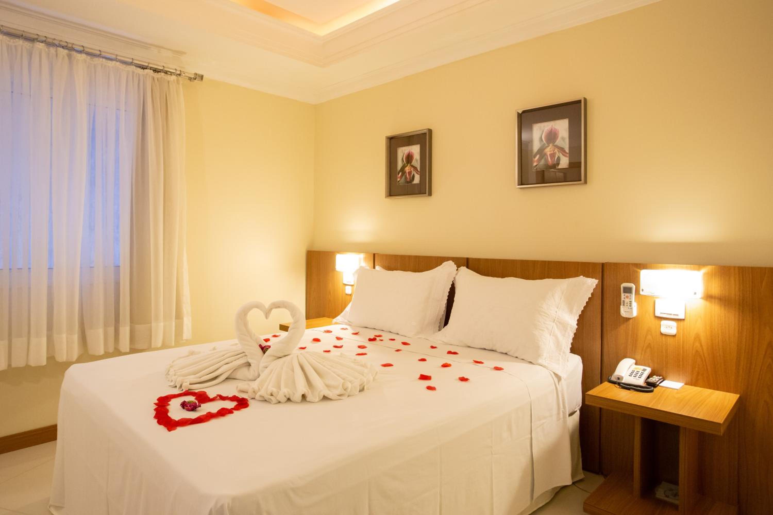 Deluxe Suite with Spa Bath