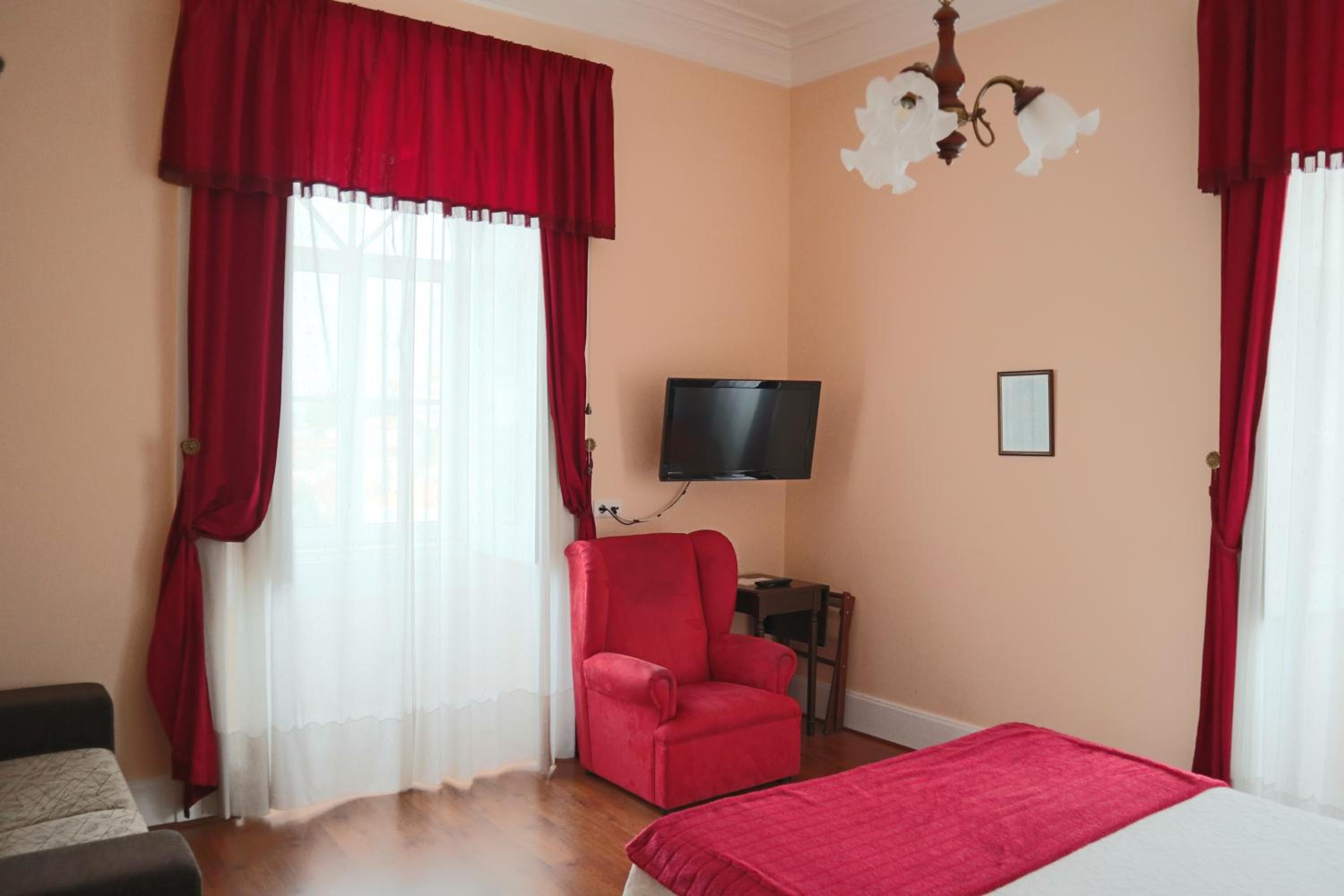 Standard Double or Twin Room - Photo 2