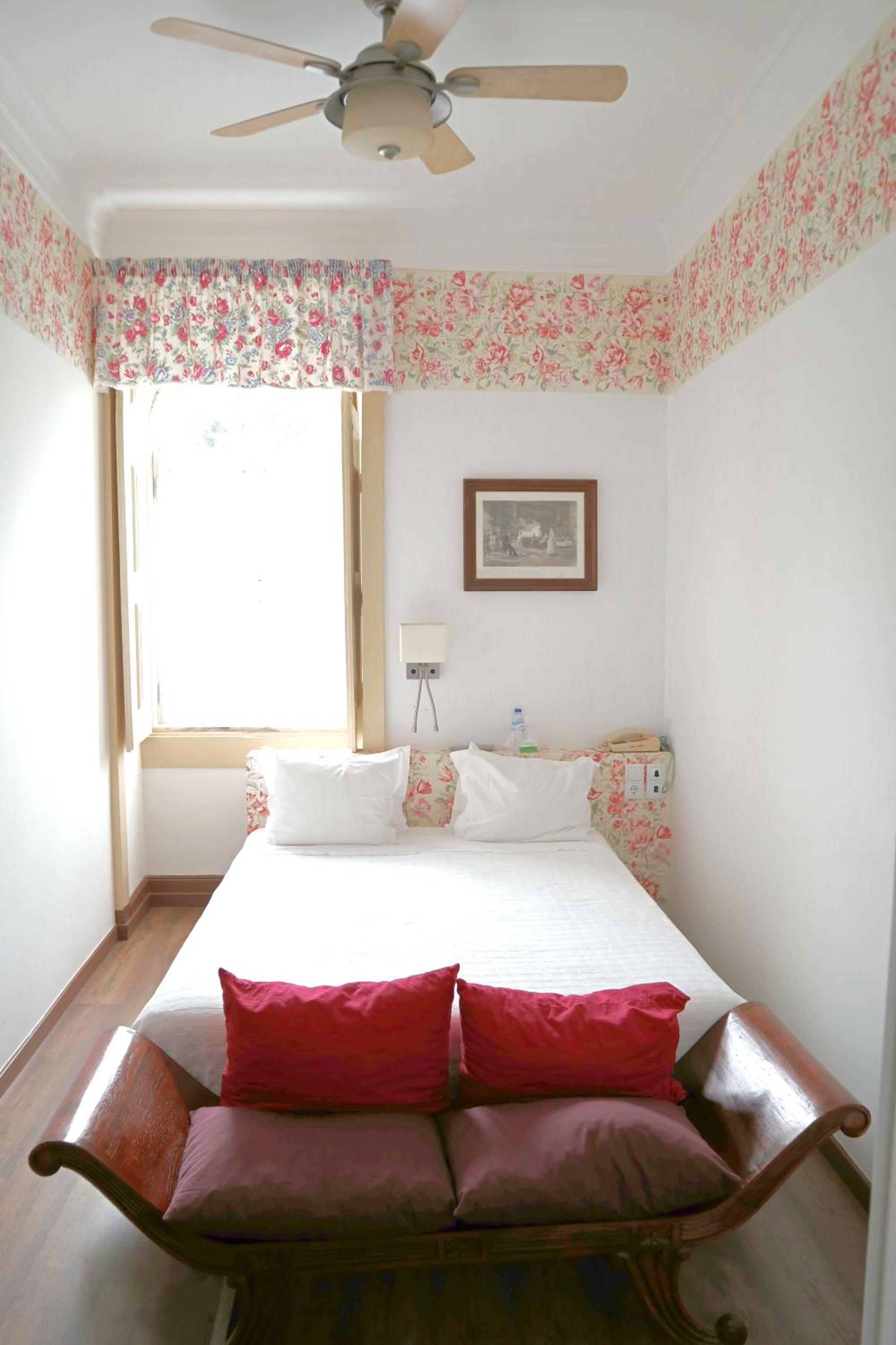 Standard Double or Twin Room - Photo 3