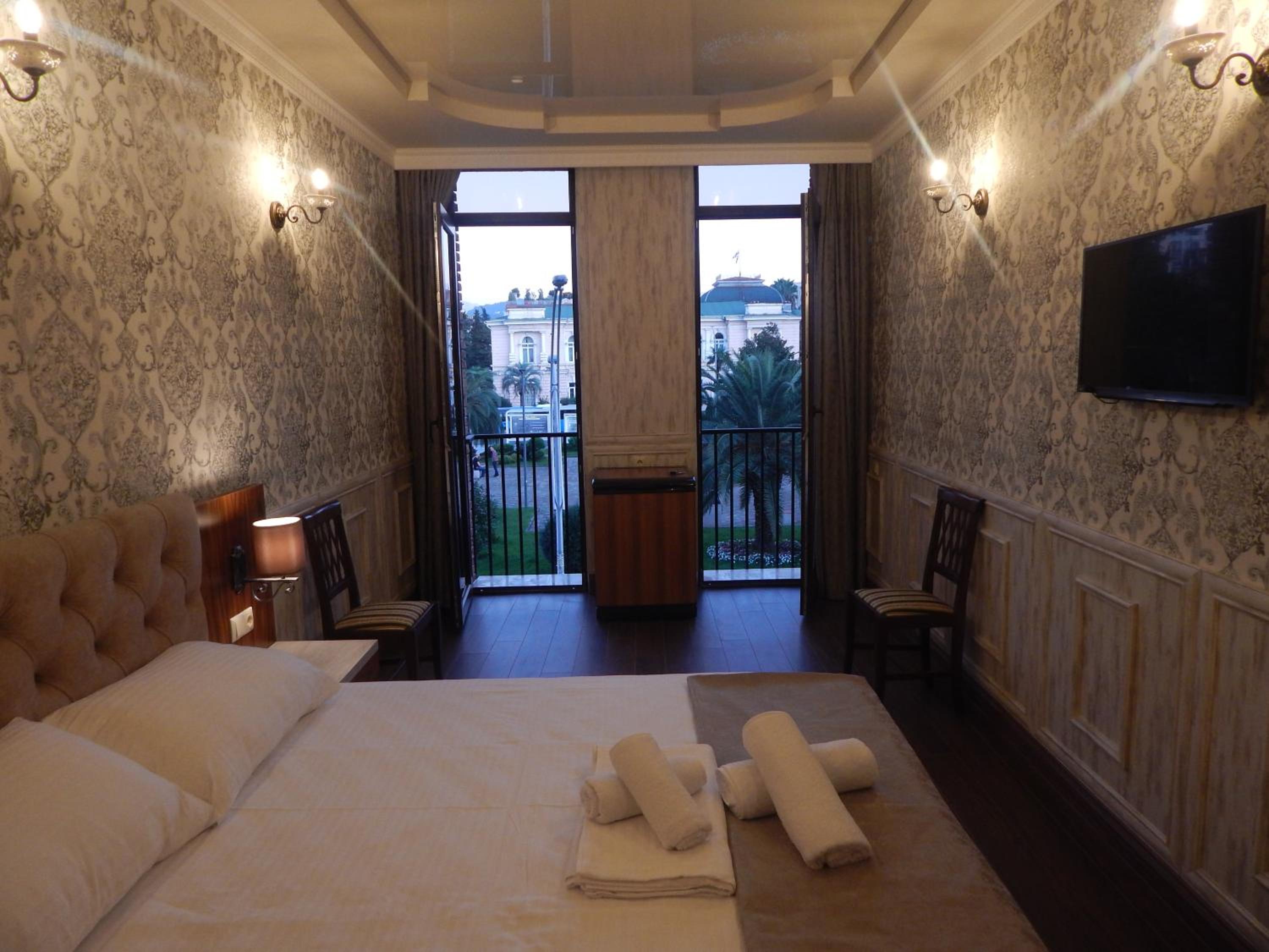 Large Double Room photo 2