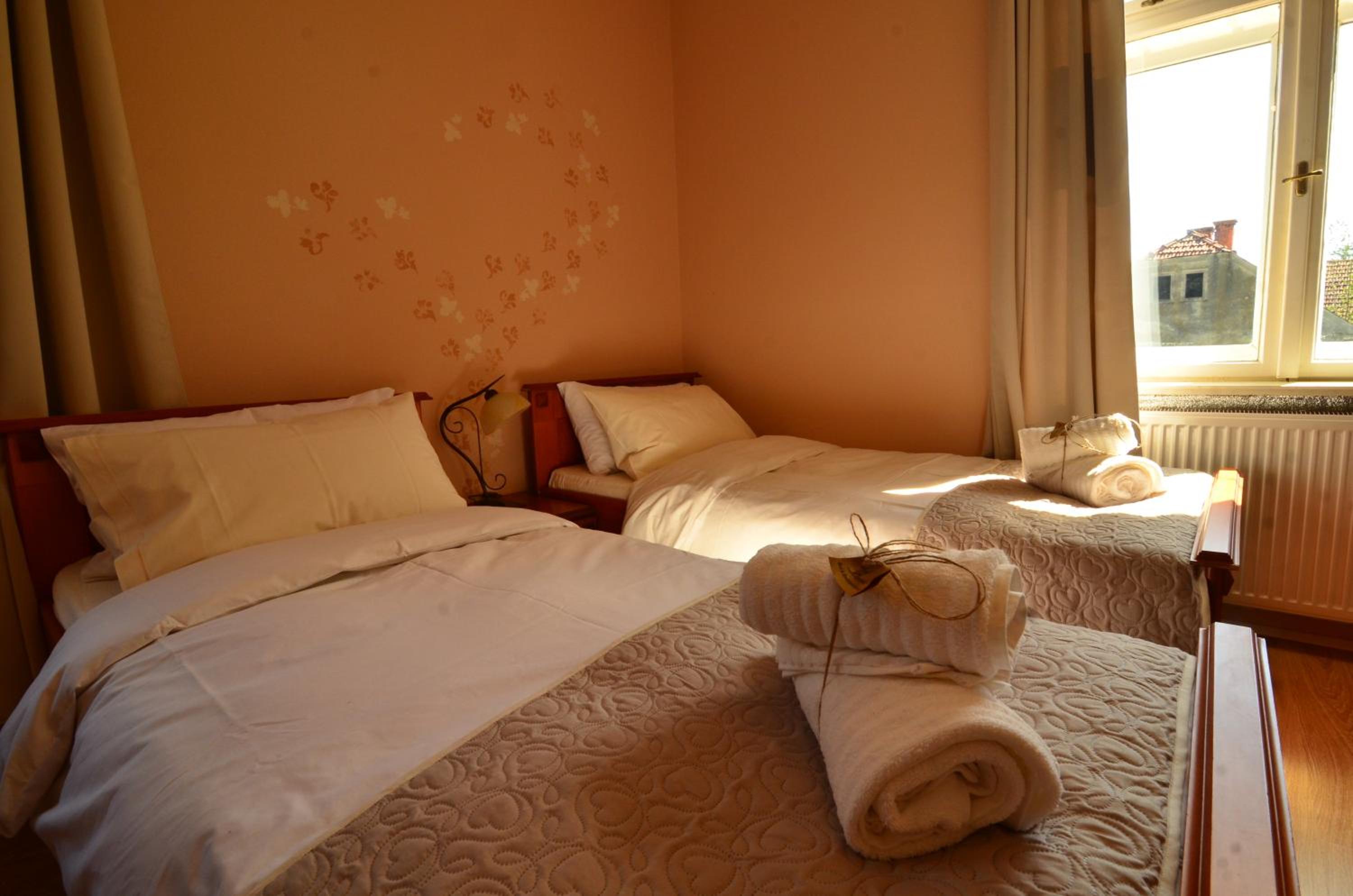 Standard Twin Room with Sofa photo 3