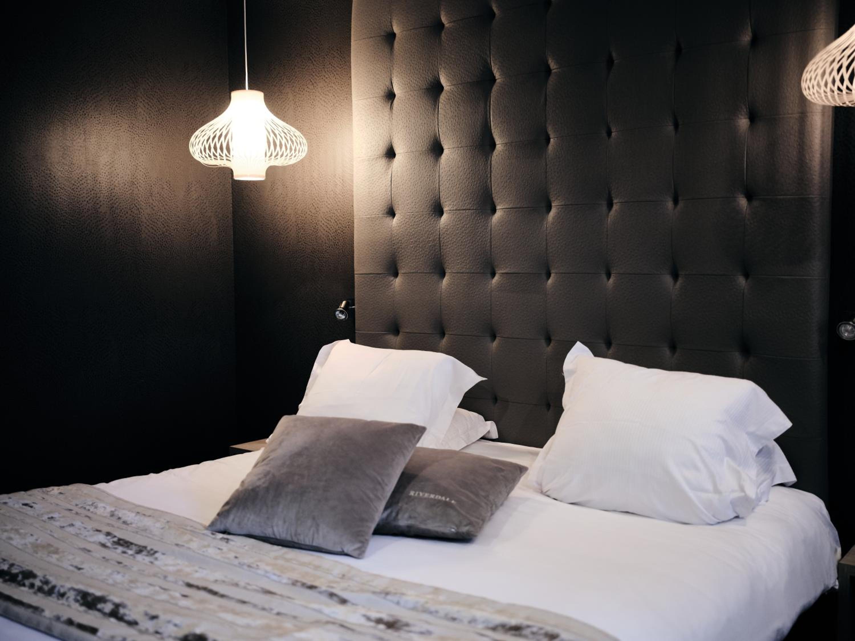 Junior Suite with Pool View - Photo 1