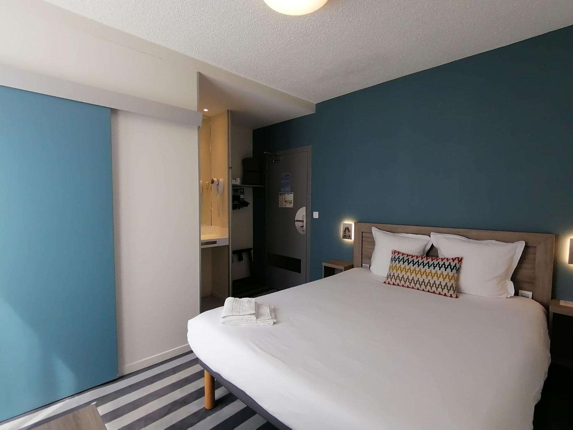 Small Double Room - Non-Smoking - Photo 1