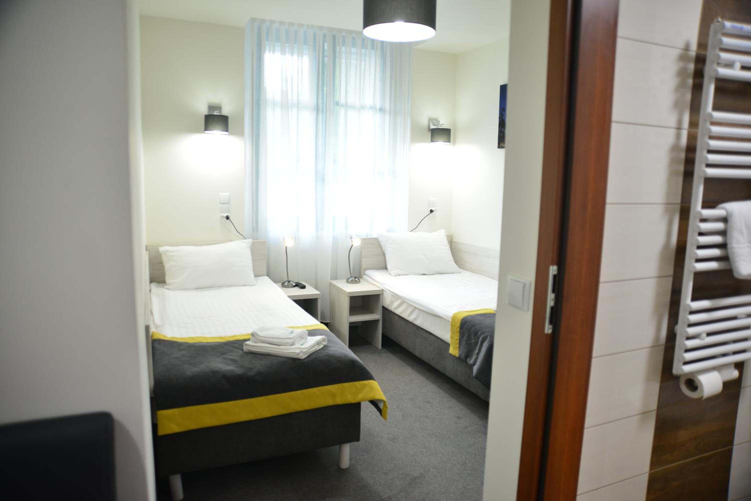 Double or Twin Room - Photo 4