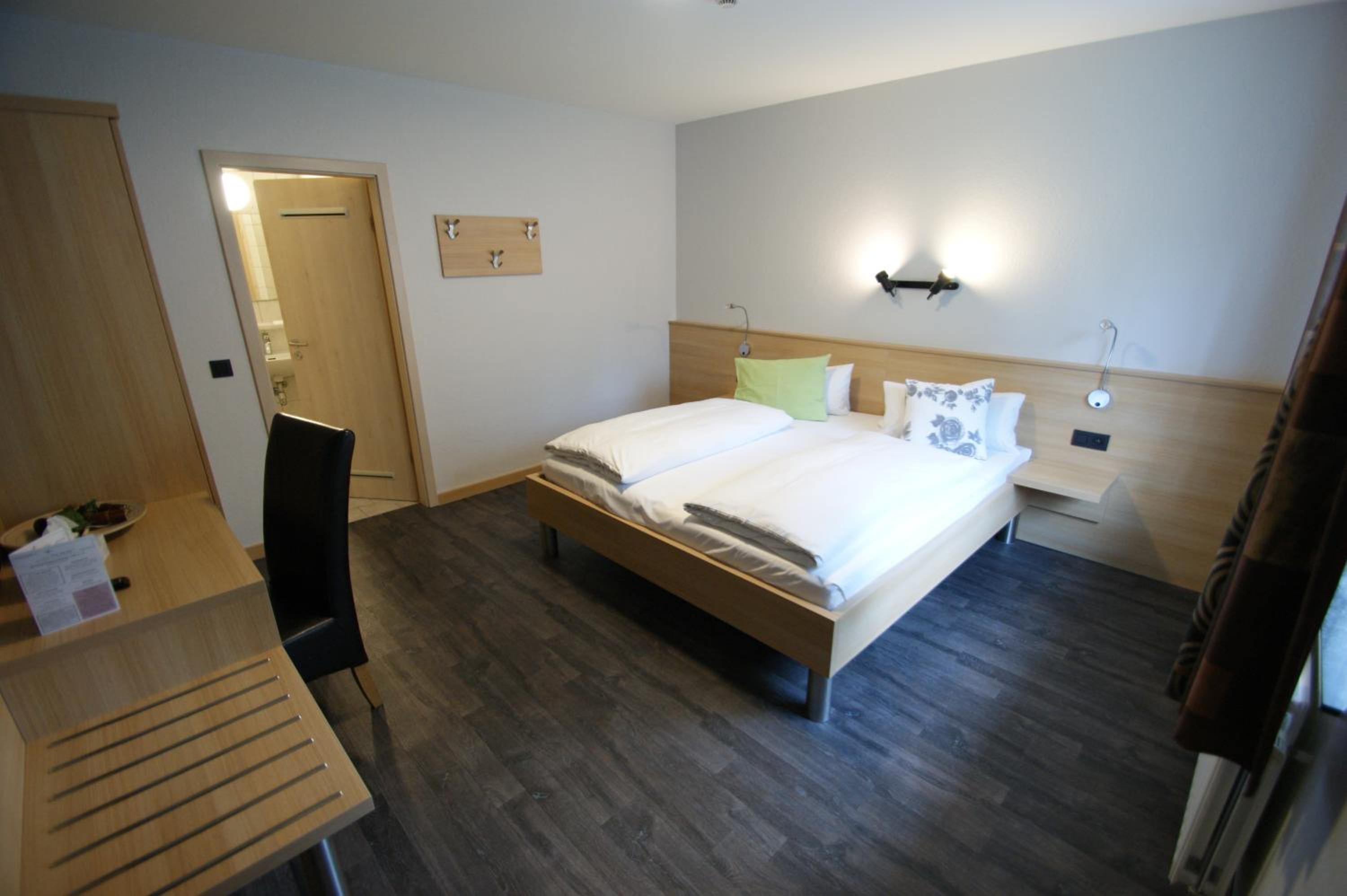 Family Room (5 People) 1 double/3 single beds photo 1