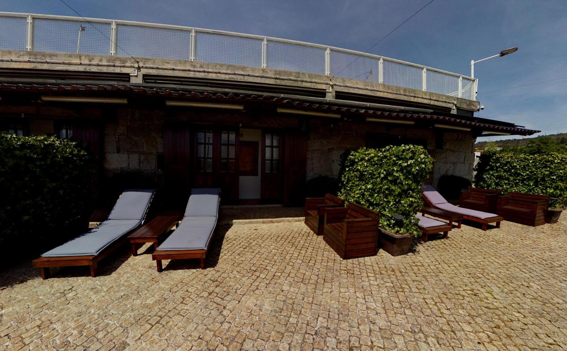Suite - Photo 34