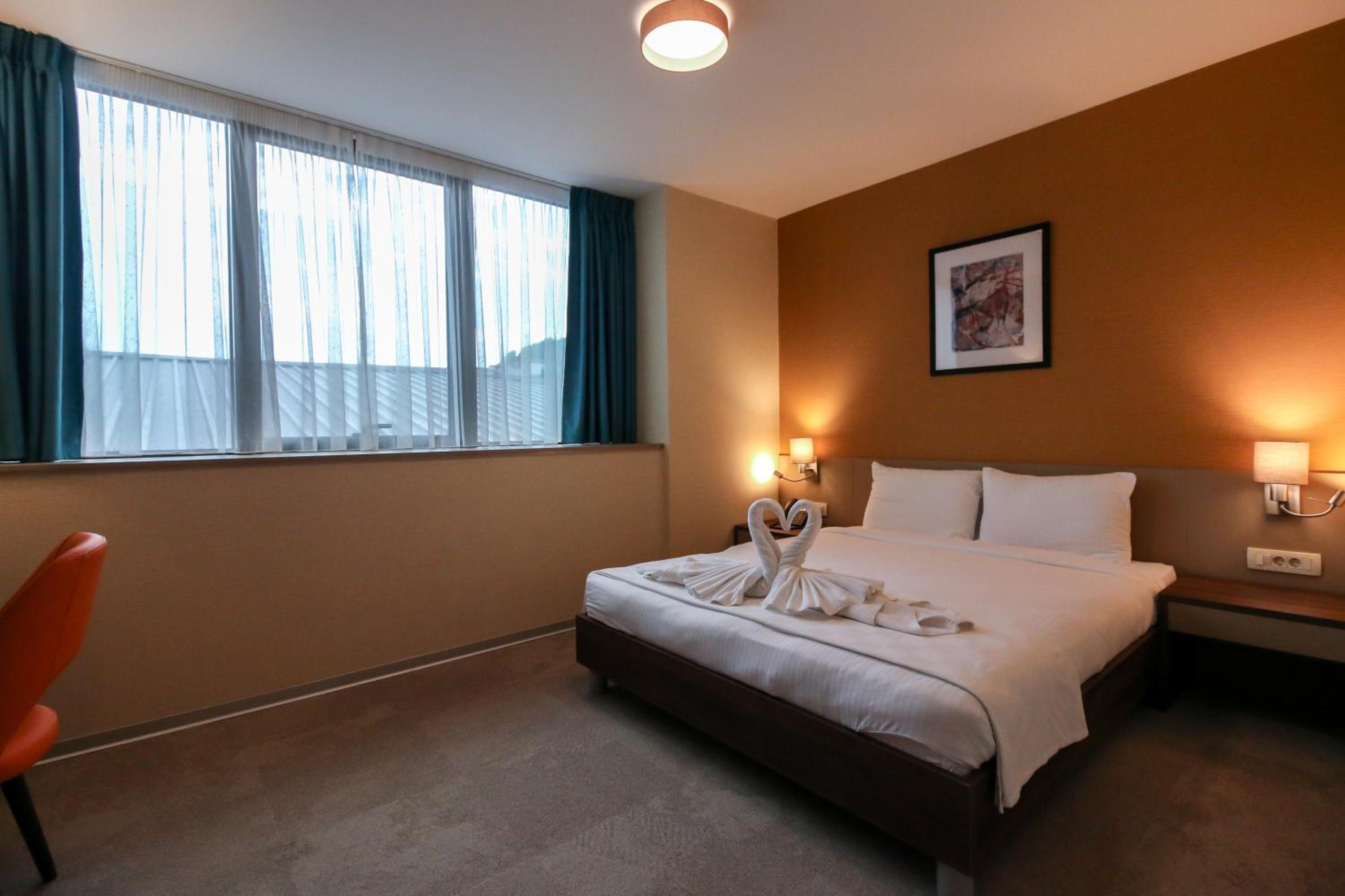 Double Room - Photo 5