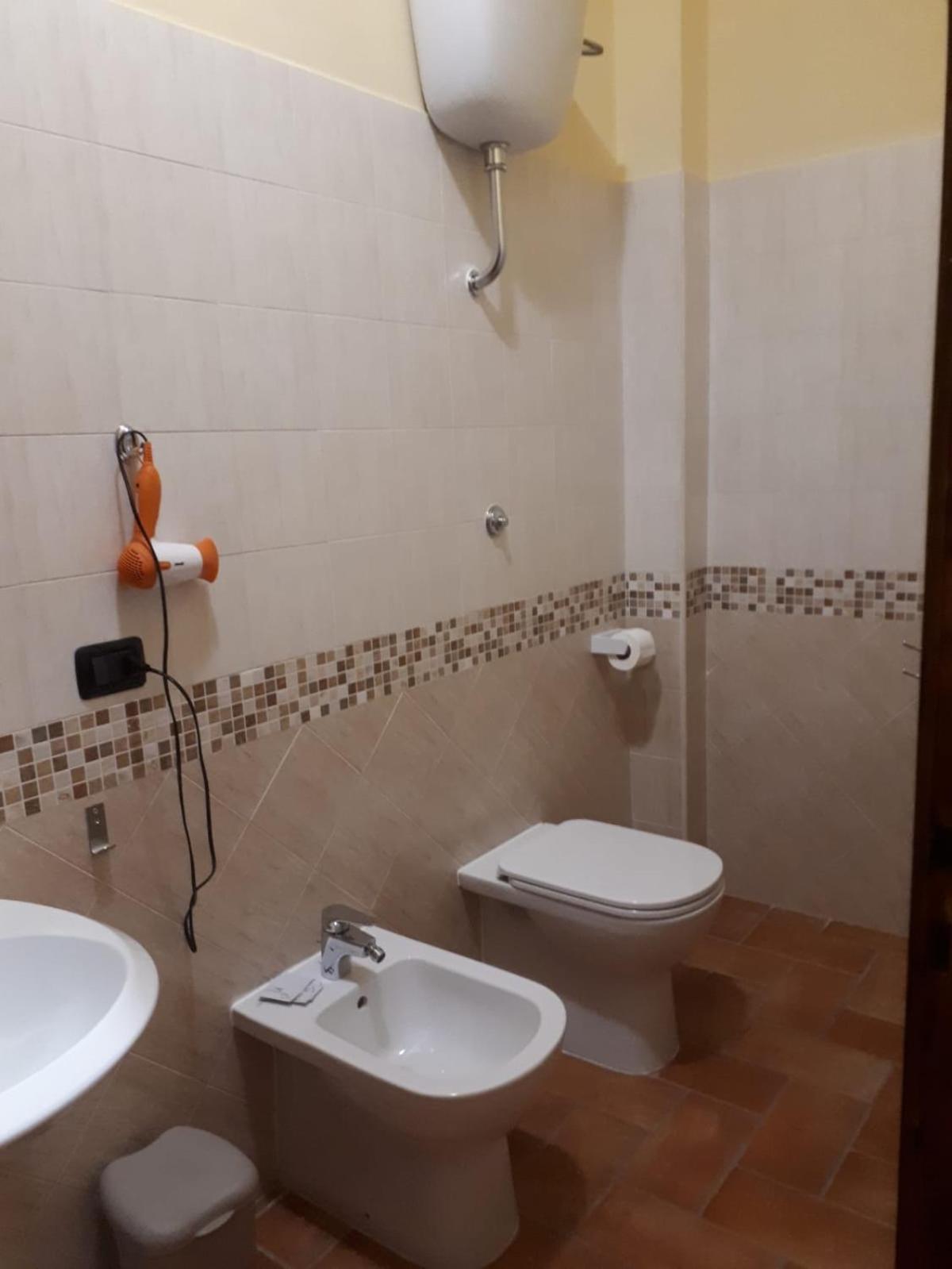 Triple Room with Private Bathroom - Photo 5