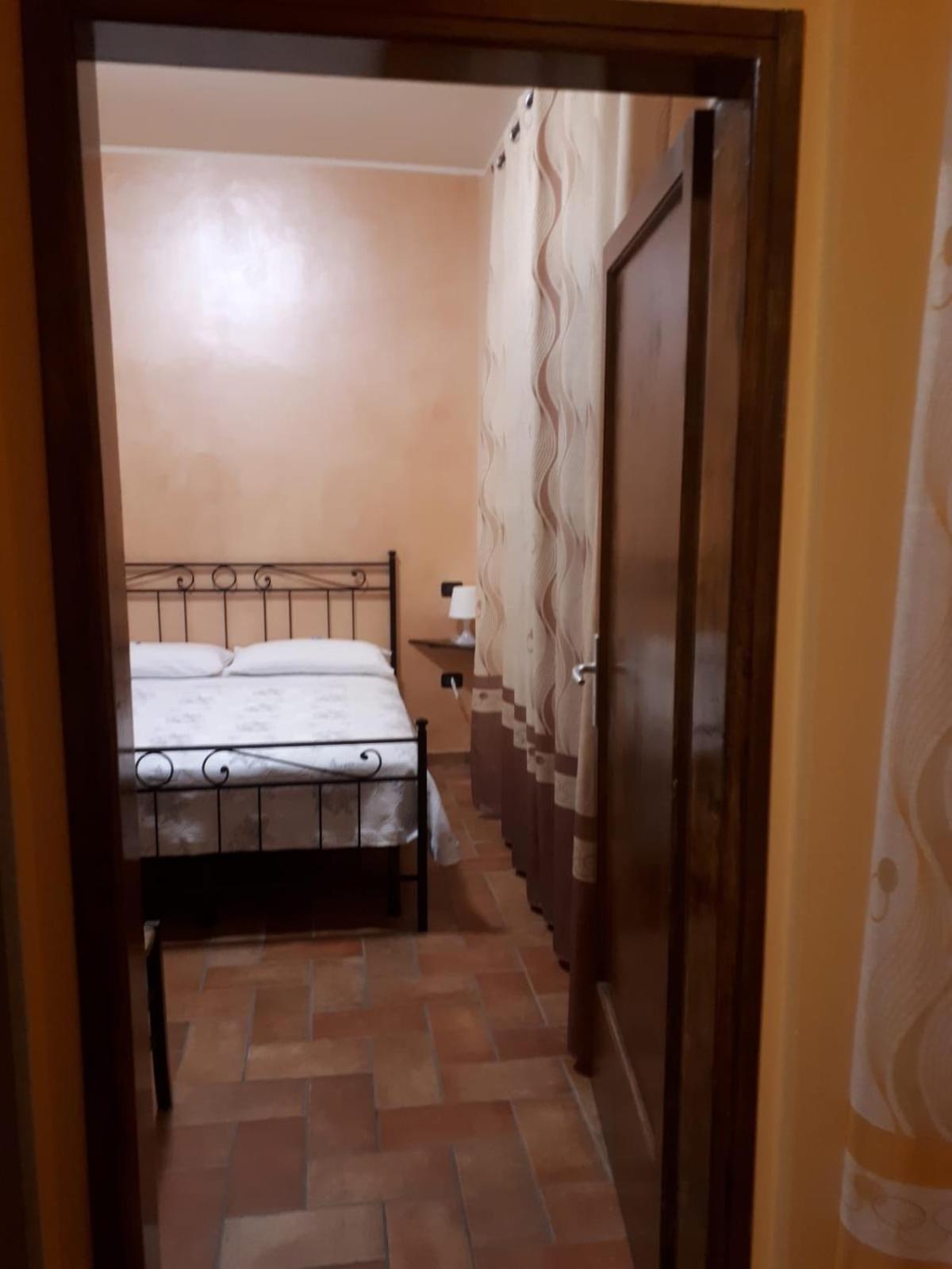 Triple Room with Private Bathroom - Photo 7
