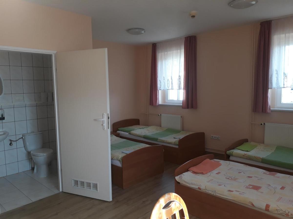 Quadruple Room with Private Bathroom photo 1