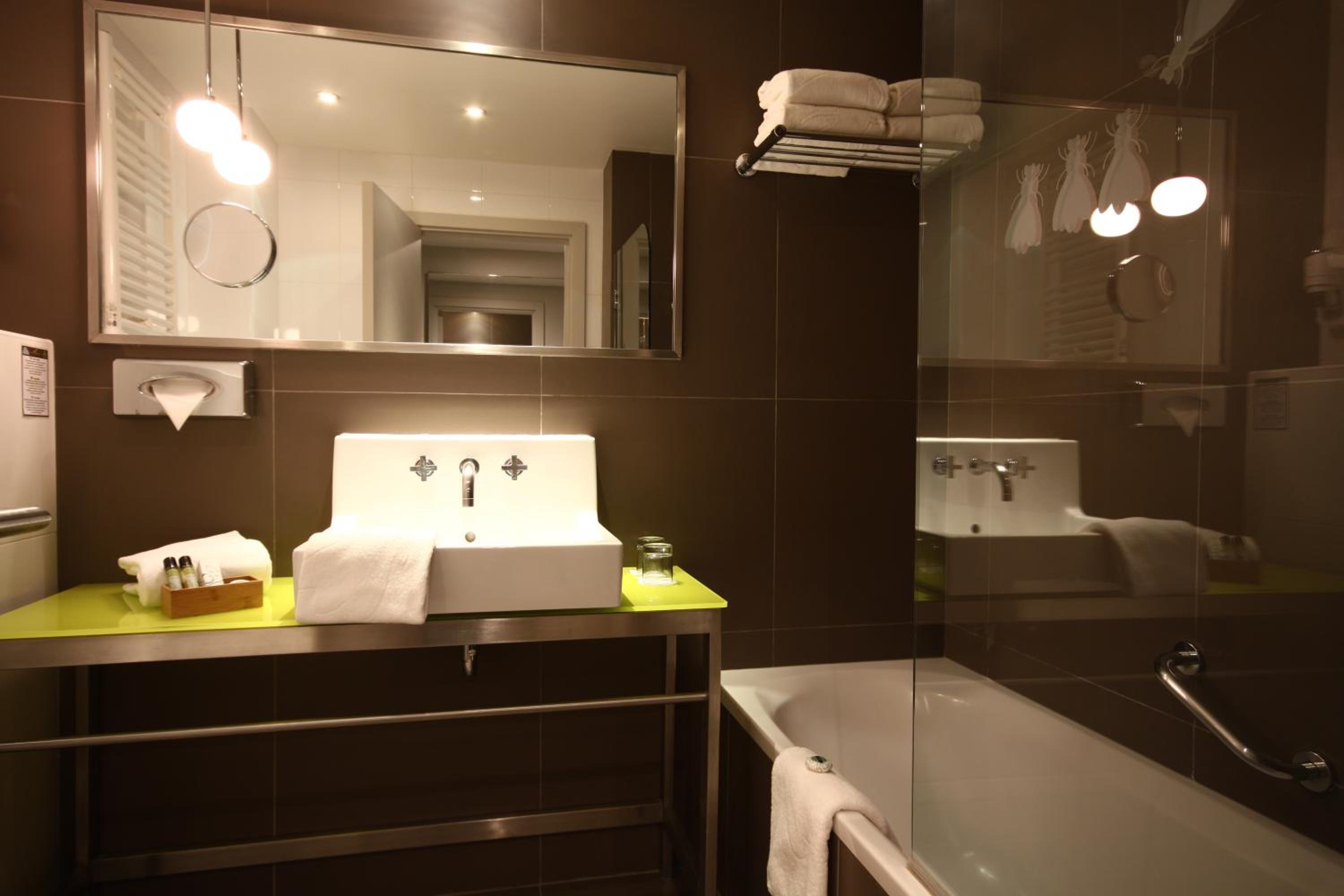 Double Room with Balcony and Sea View - Photo 7