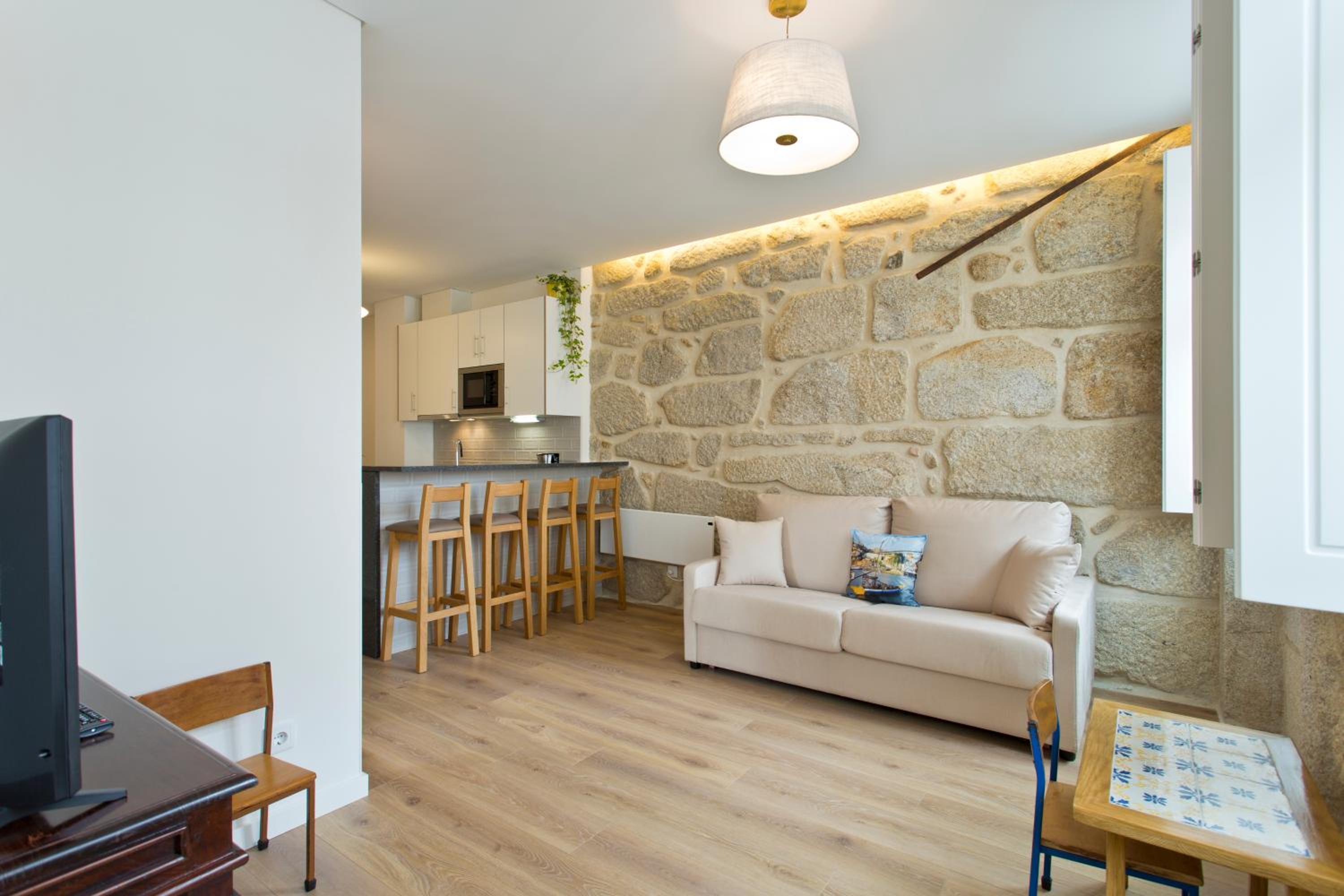 One-Bedroom Apartment - Photo 1