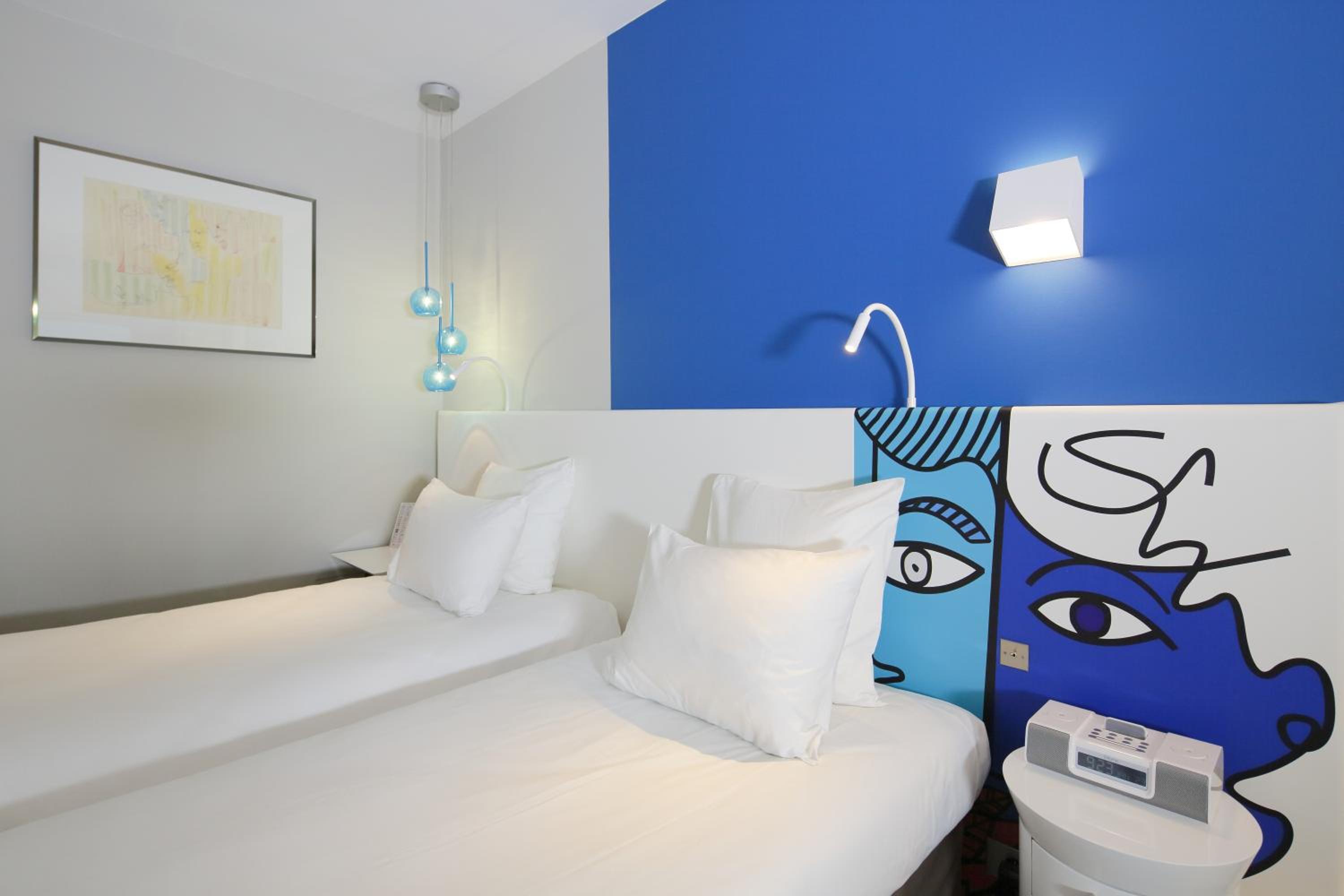 Double Room with Balcony and Sea View - Photo 8