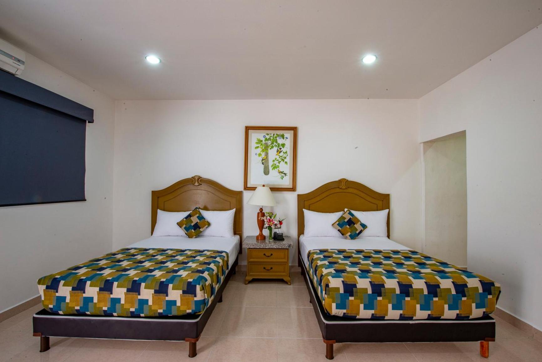 Double Room with Two Double Beds - Photo 5