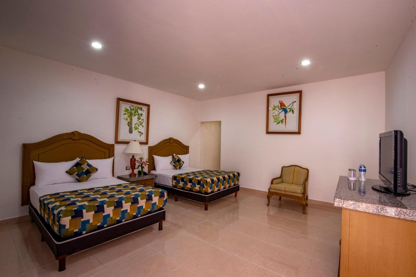 Double Room with Two Double Beds - Photo 1