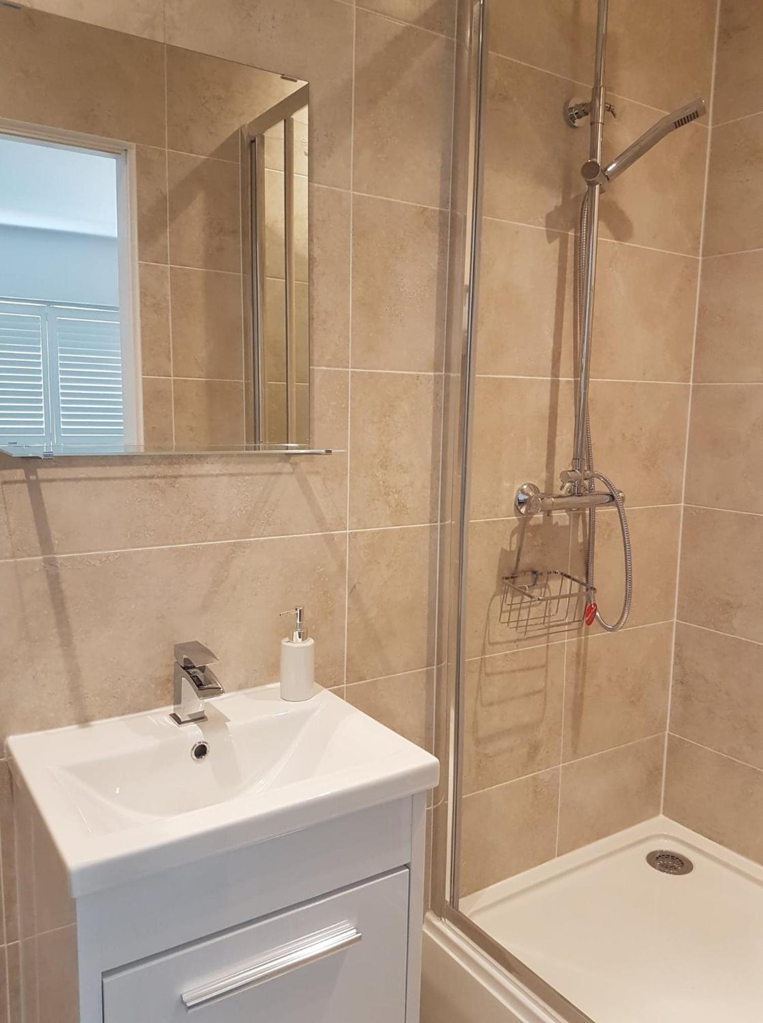 Deluxe Double Room - Photo 11