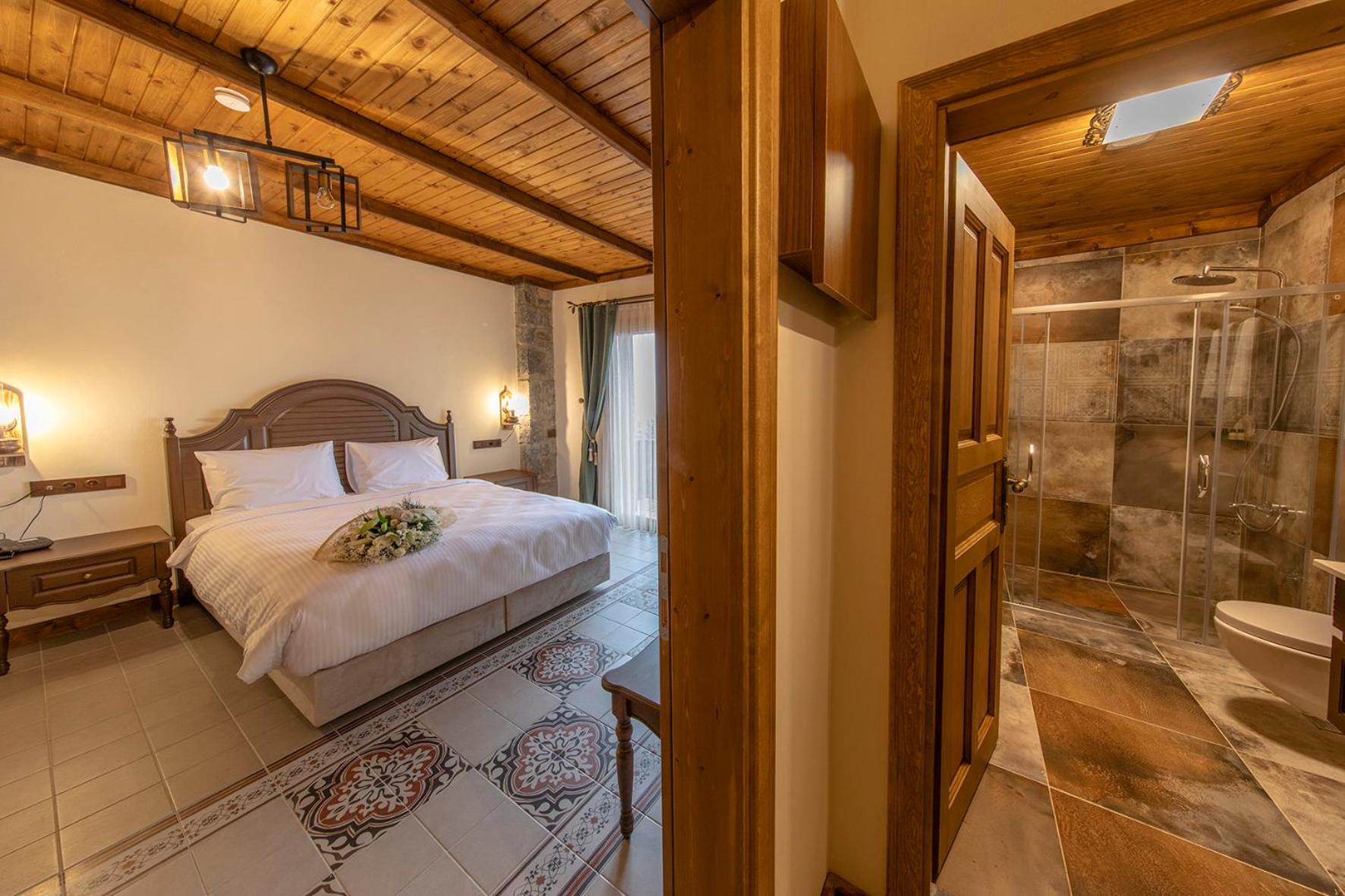 Three-Bedroom Villa photo 2