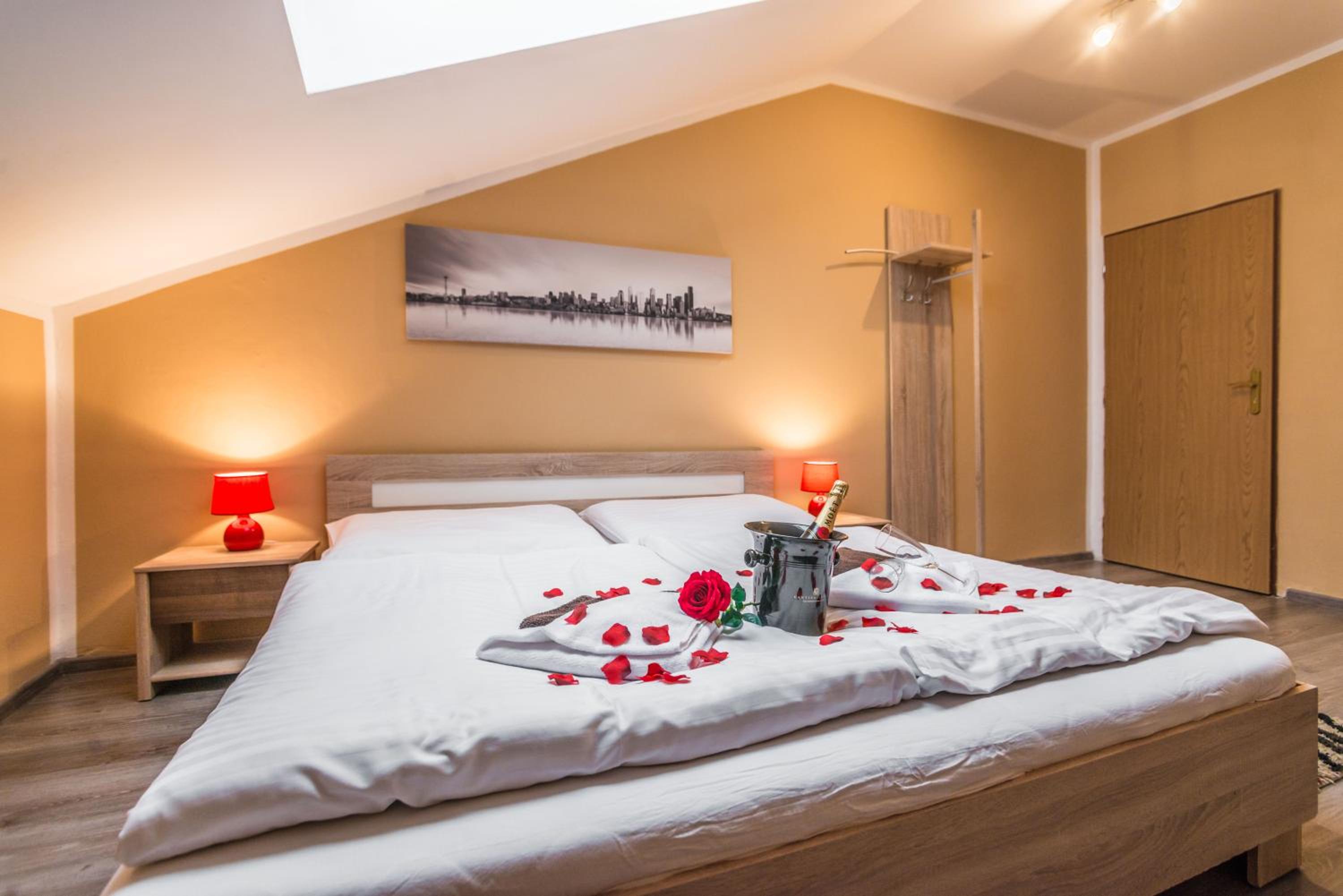 Standard Double or Twin Room - Photo 1