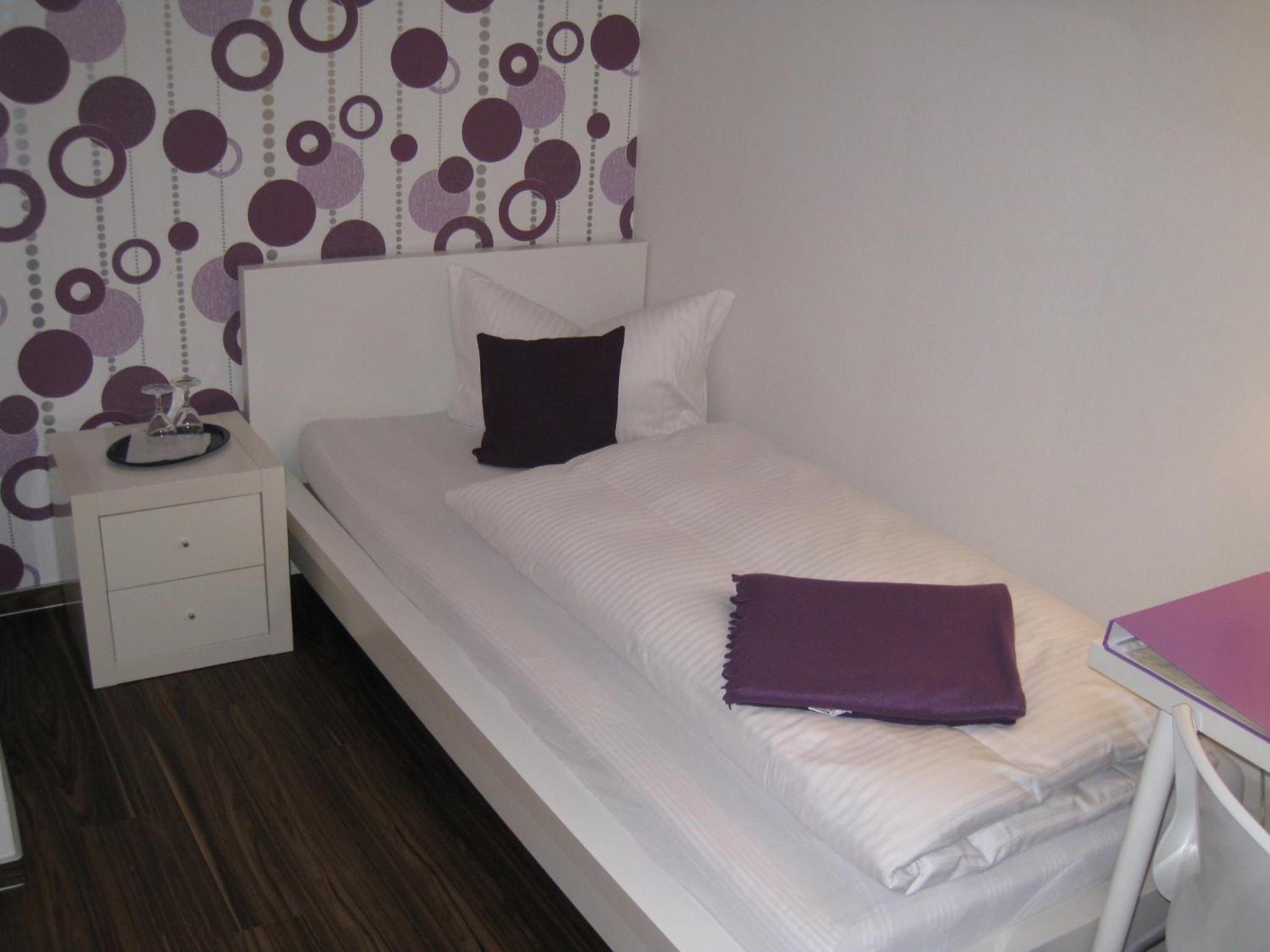 Small Twin Room photo 1
