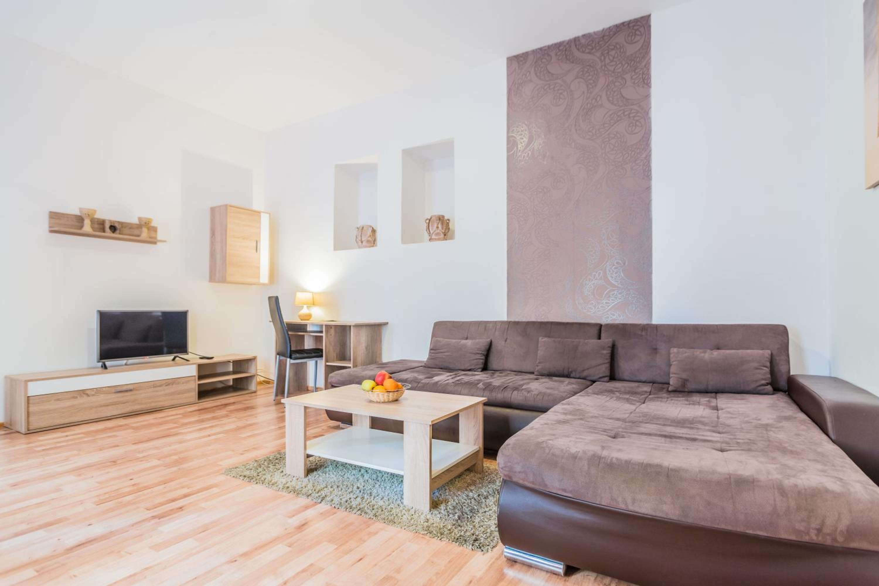 Large Double or Twin Room - Photo 3