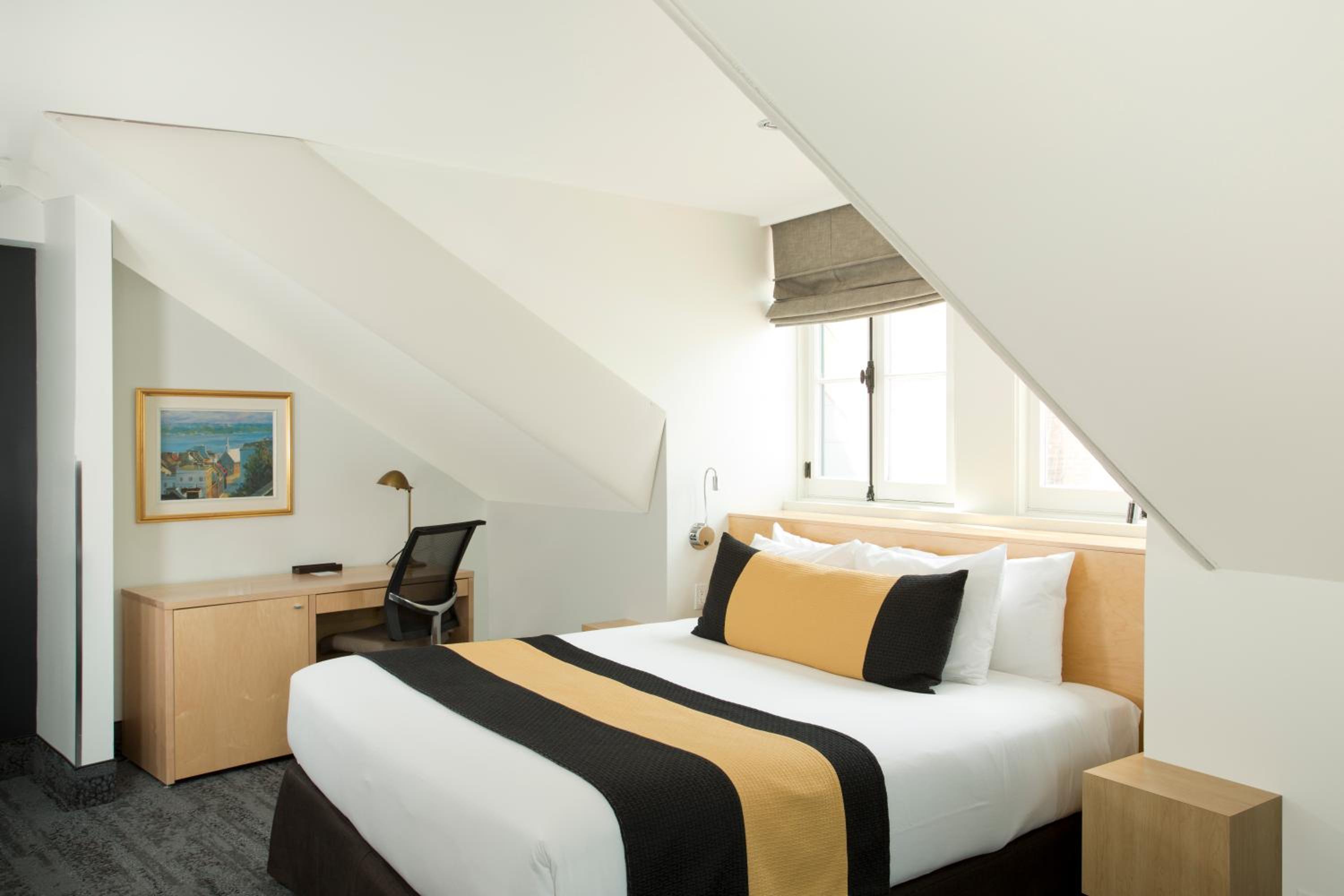 Superior King Room - Photo 10