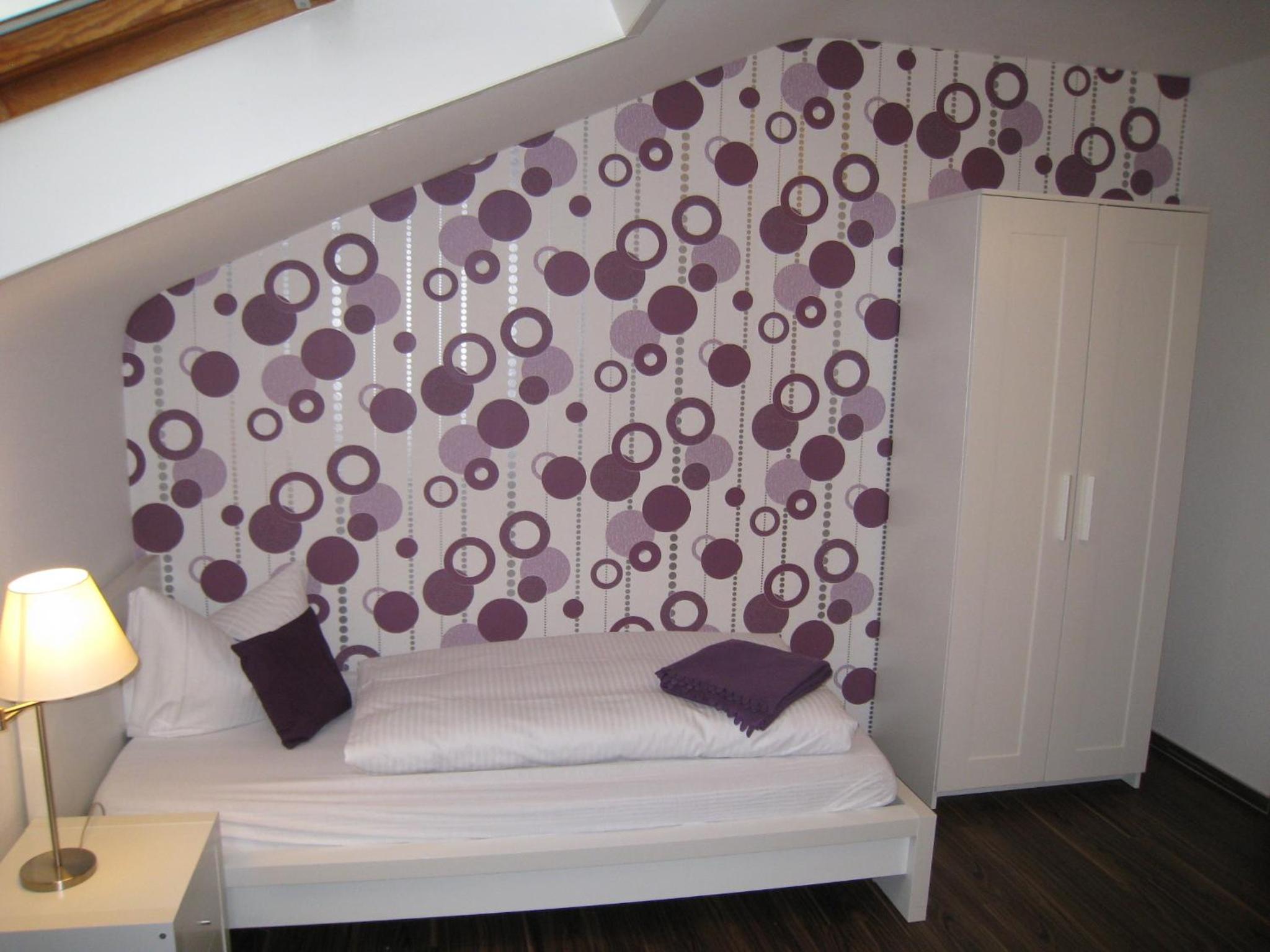 Small Single Room photo 2
