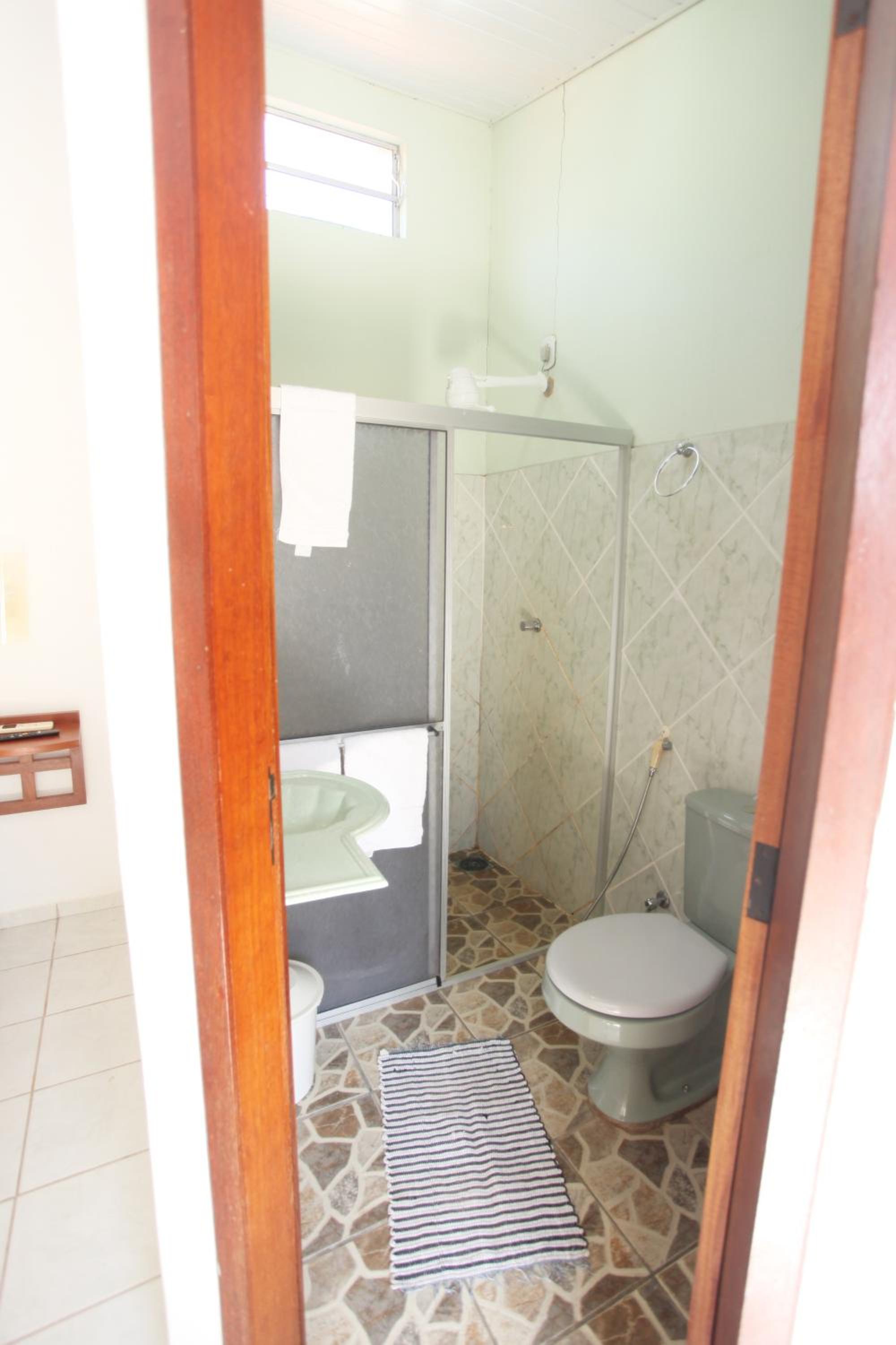 Large Double Room - Photo 11