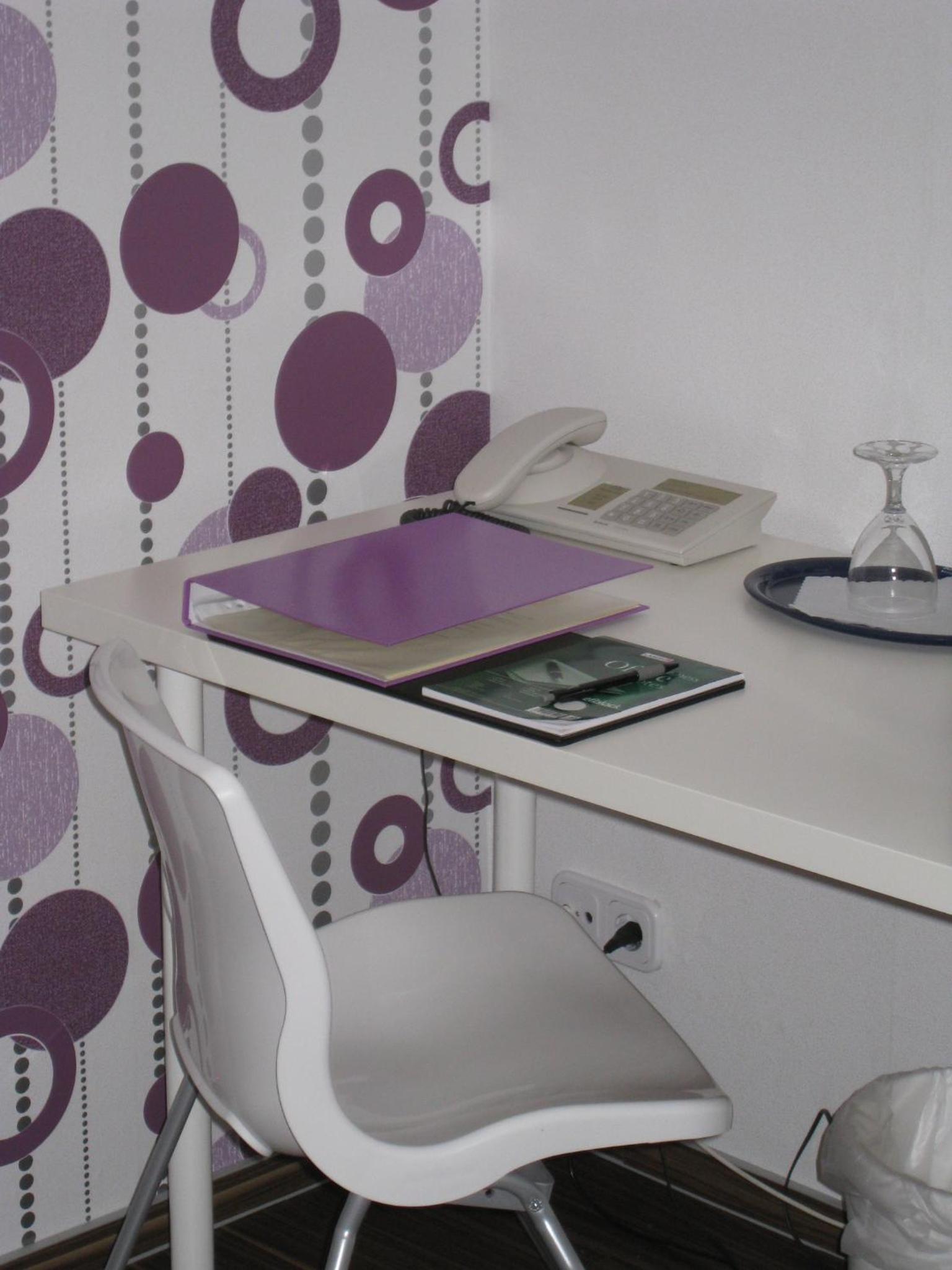 Small Single Room photo 2