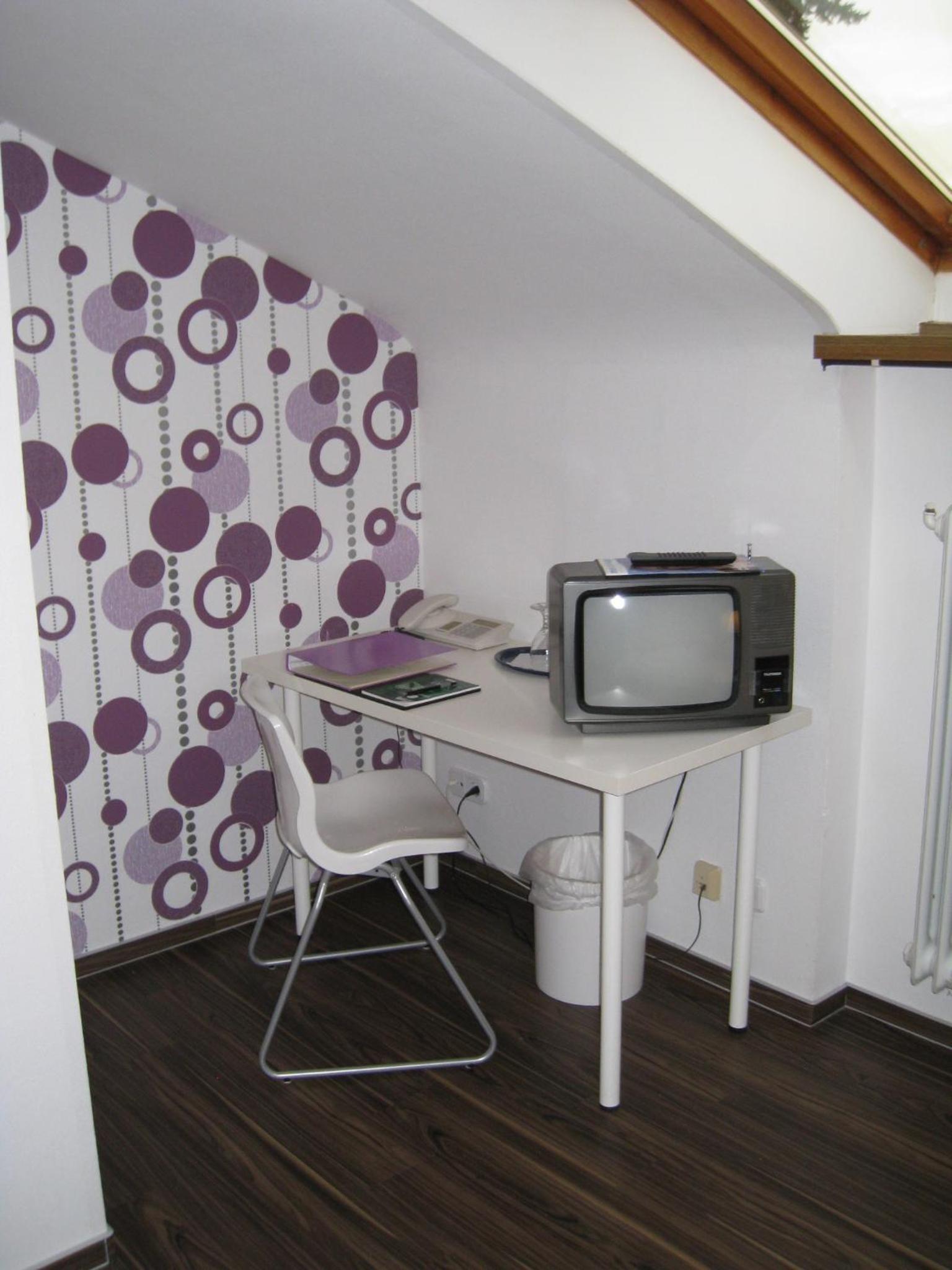 Small Single Room photo 3