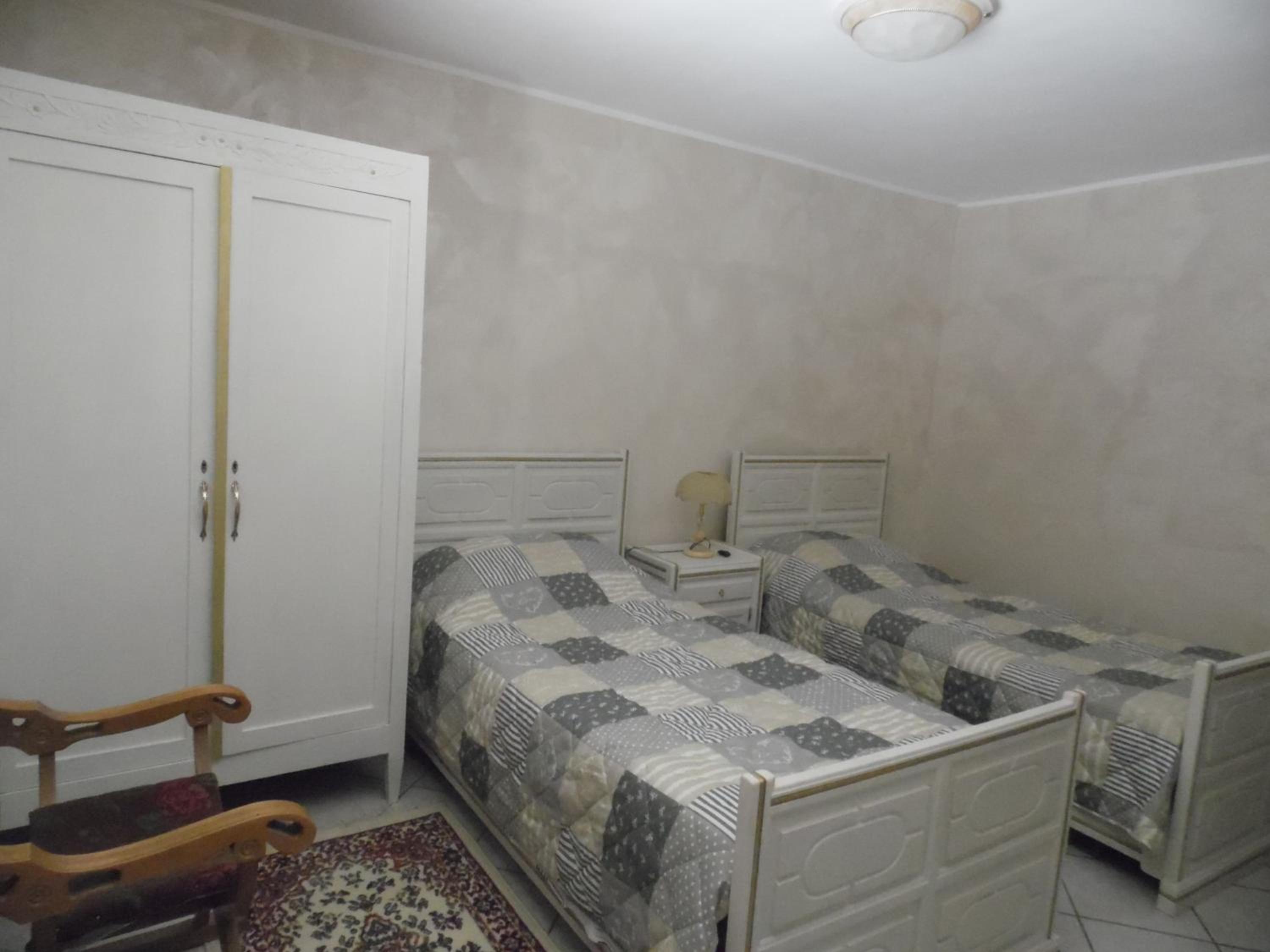 Twin Room - Photo 1