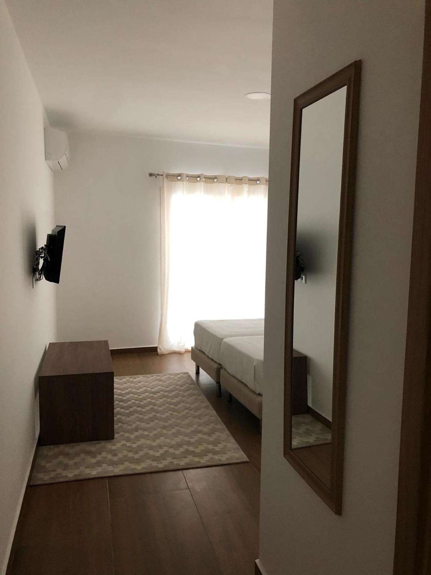 Deluxe Double or Twin Room with Balcony - Photo 3