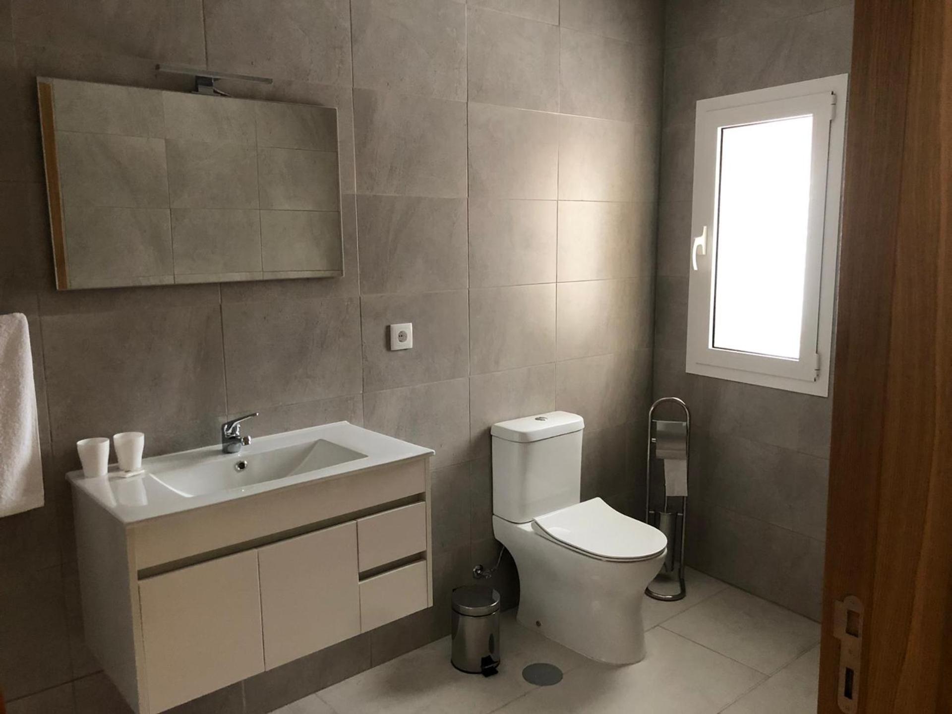 Double Room - Photo 6