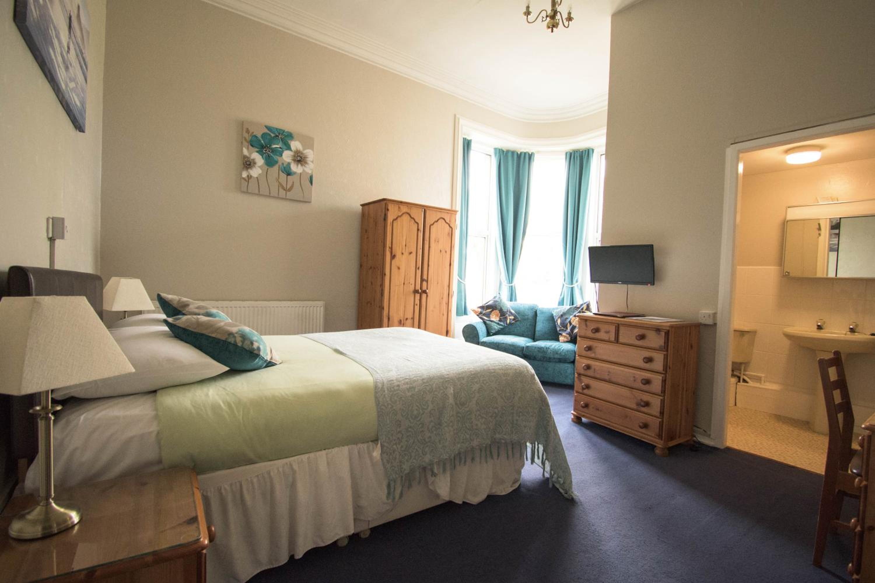 Double Room - Photo 6