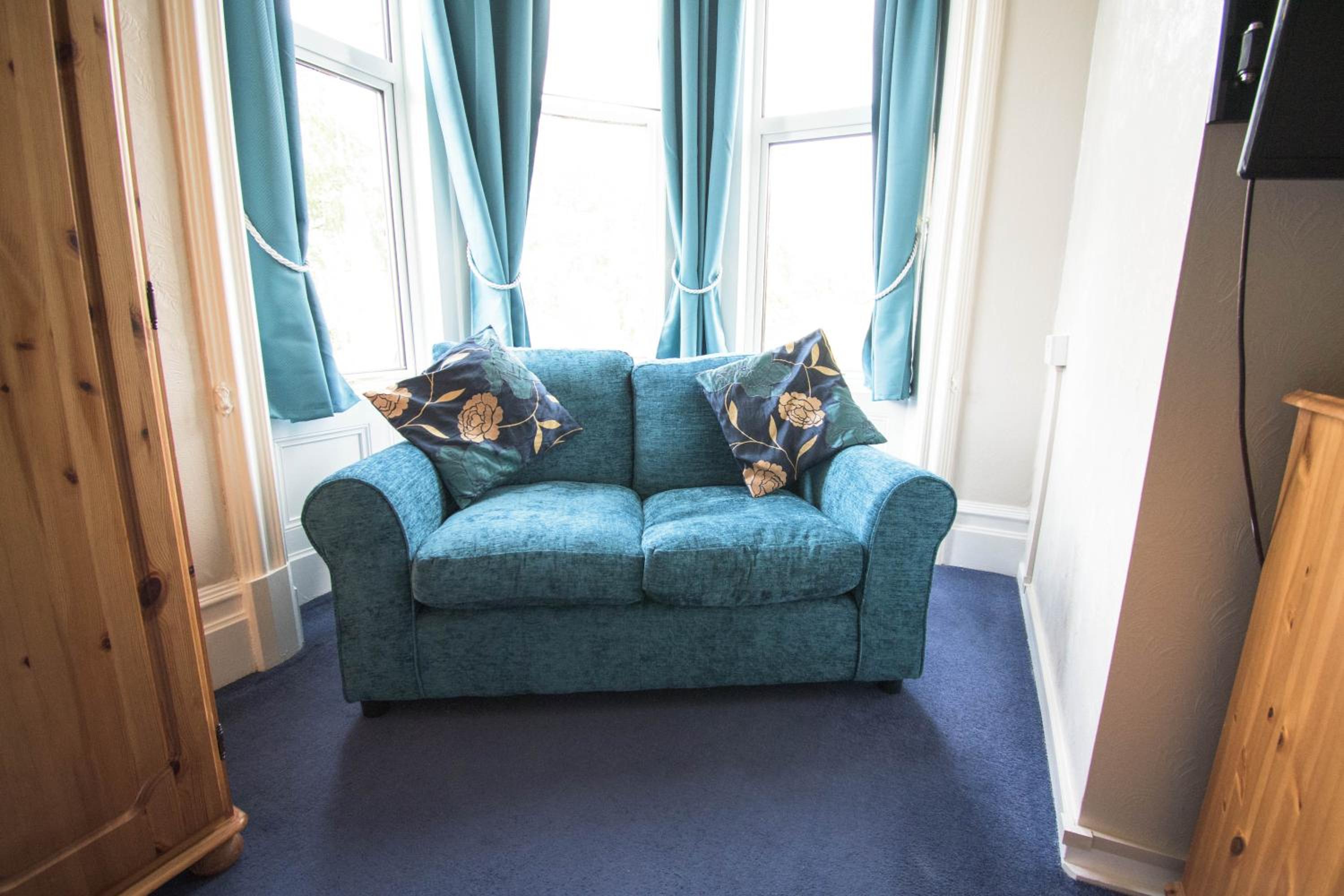 Double Room - Photo 4