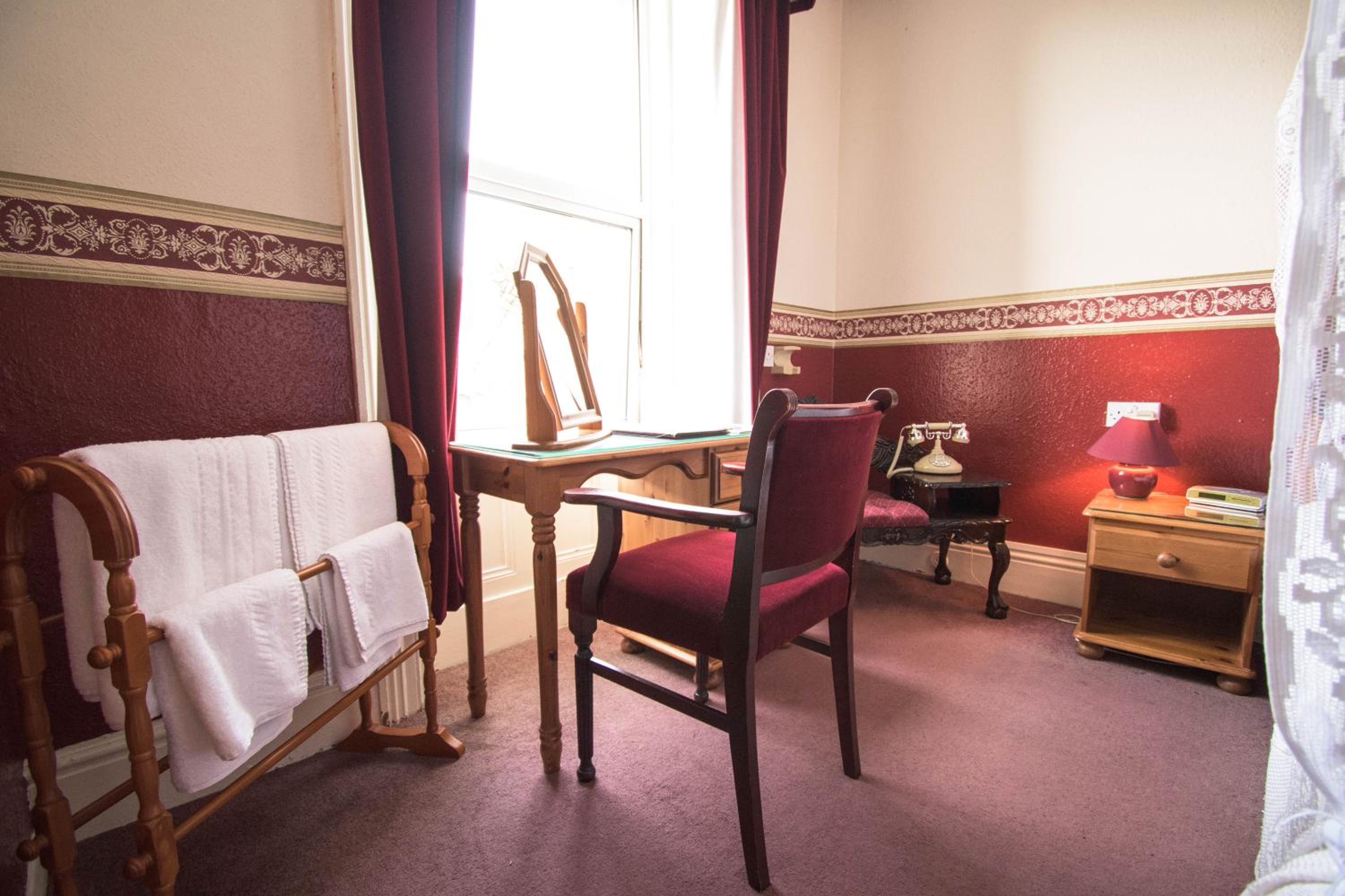 Double Room - Photo 7