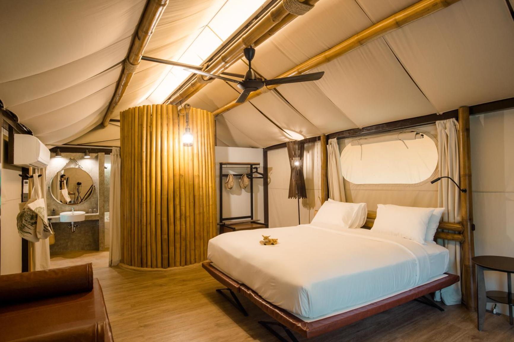 Deluxe Signature Tent