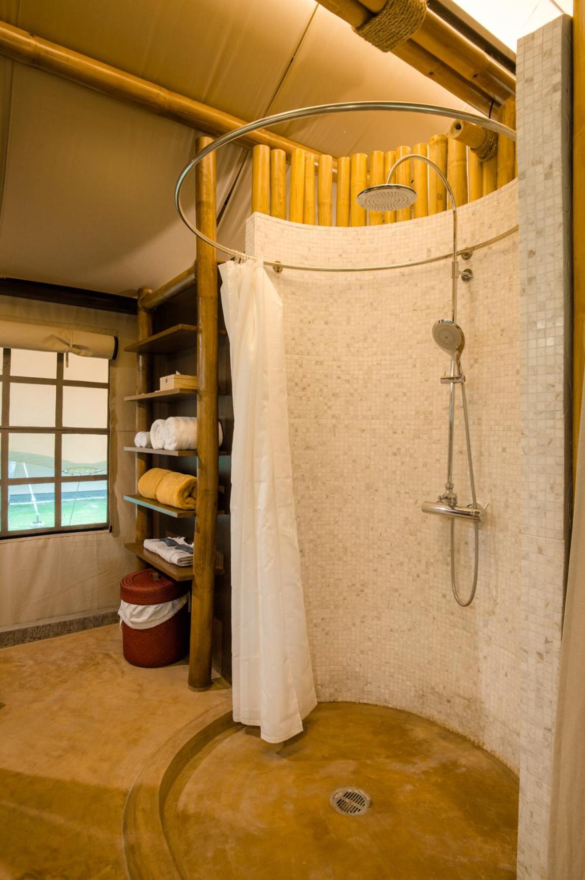 Deluxe Signature Tent, photo 7