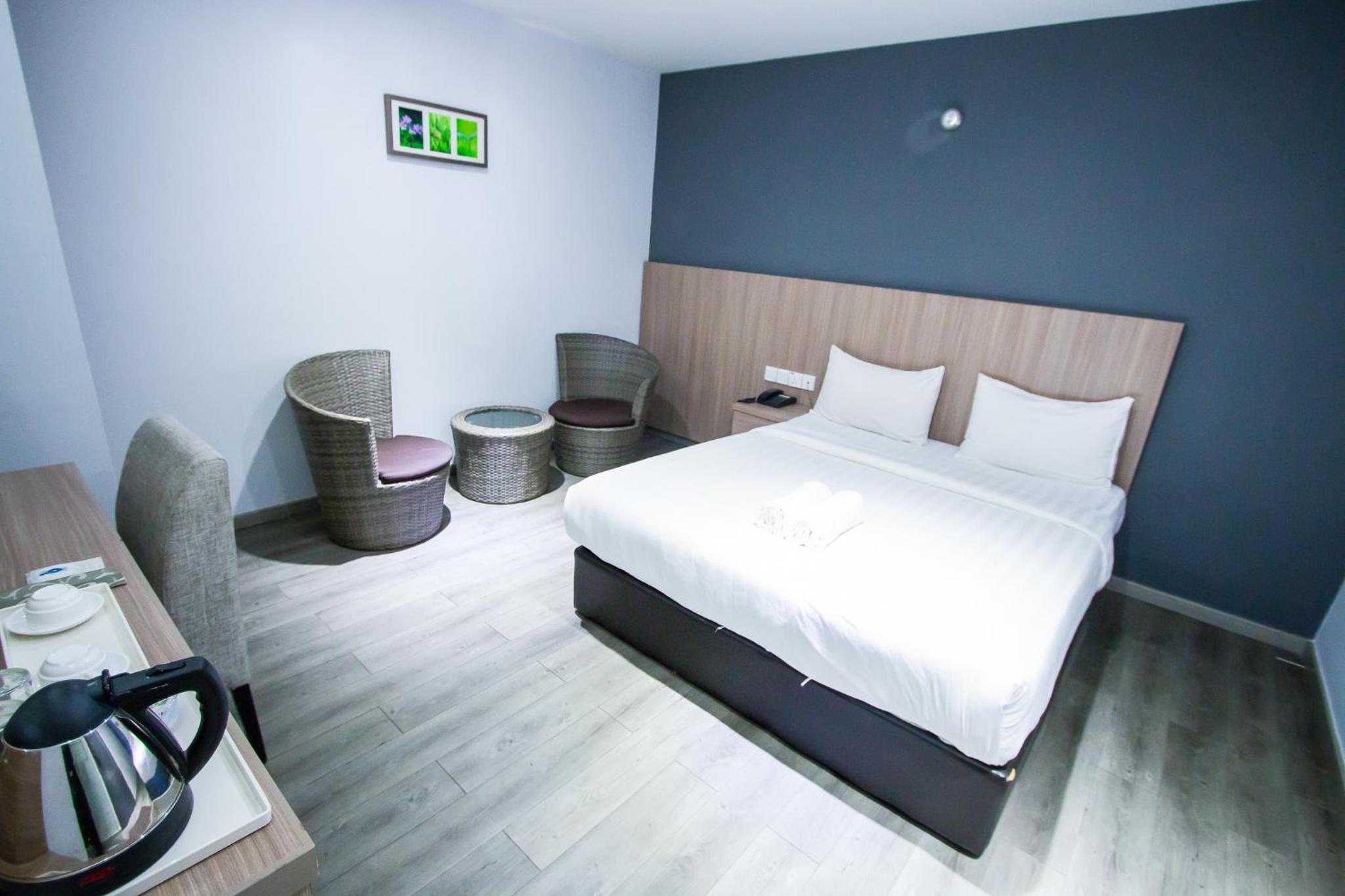 Deluxe Queen Room