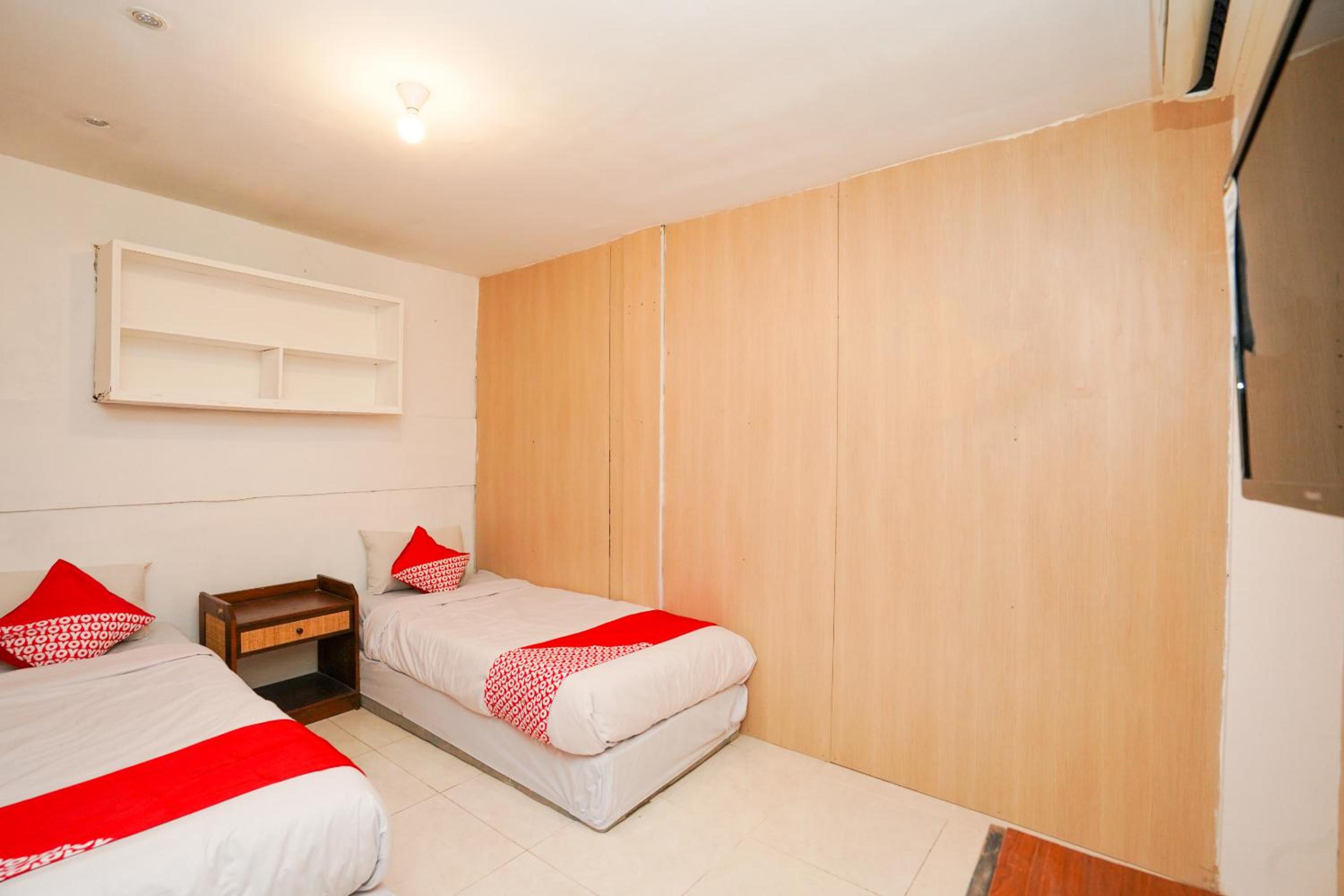 Standard Twin Room - Photo 2