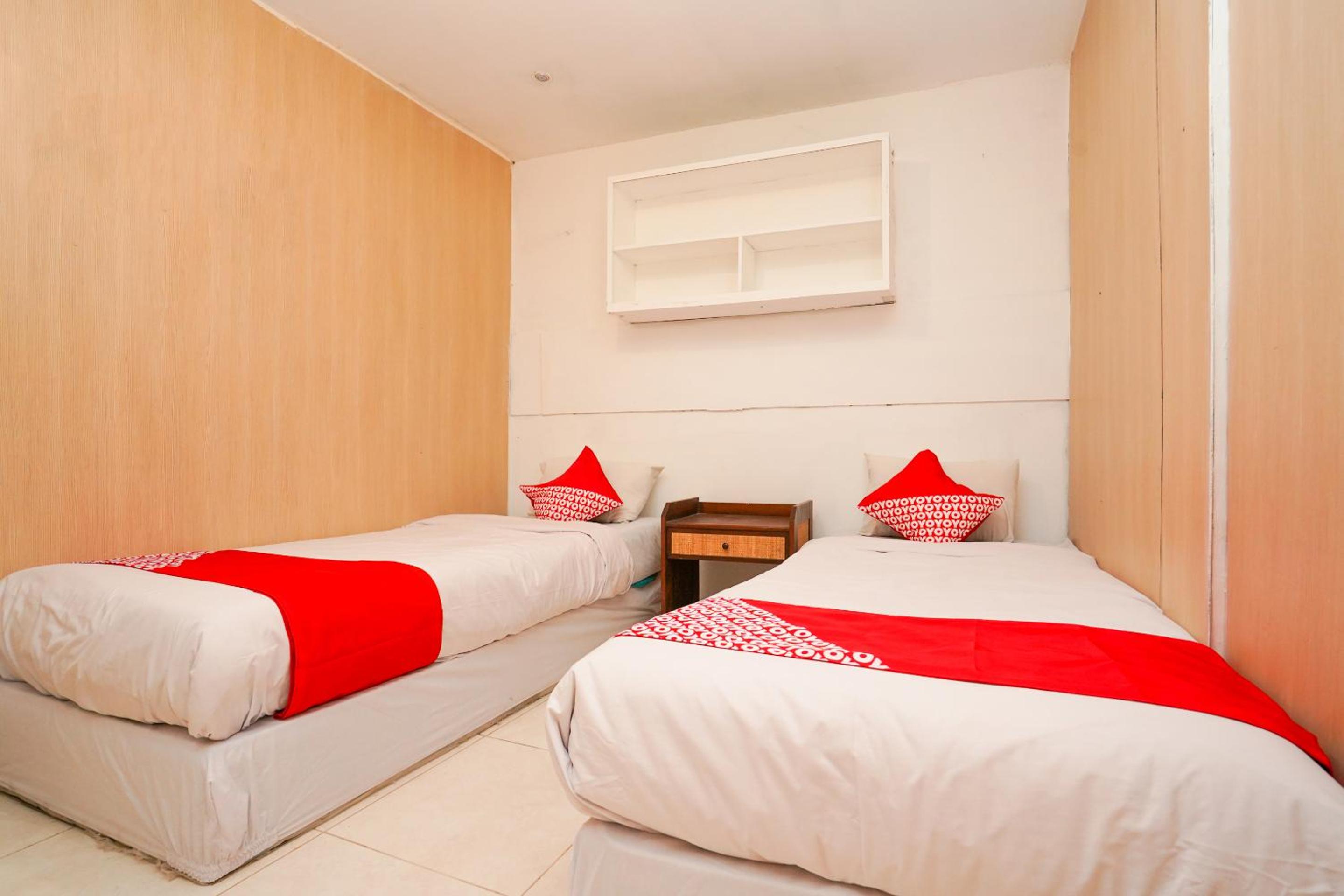 Standard Twin Room - Photo 3