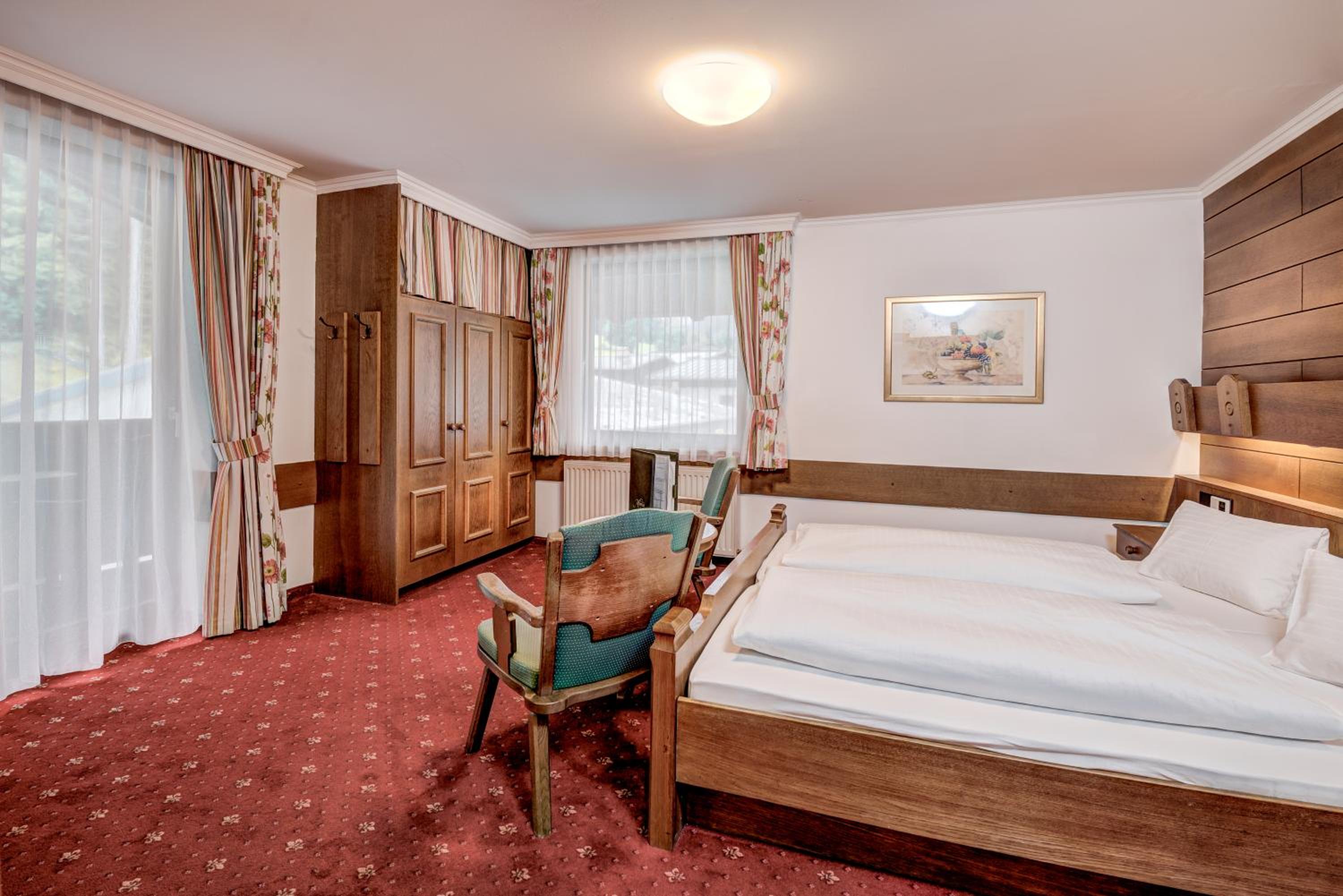 Economy Double Room photo 2