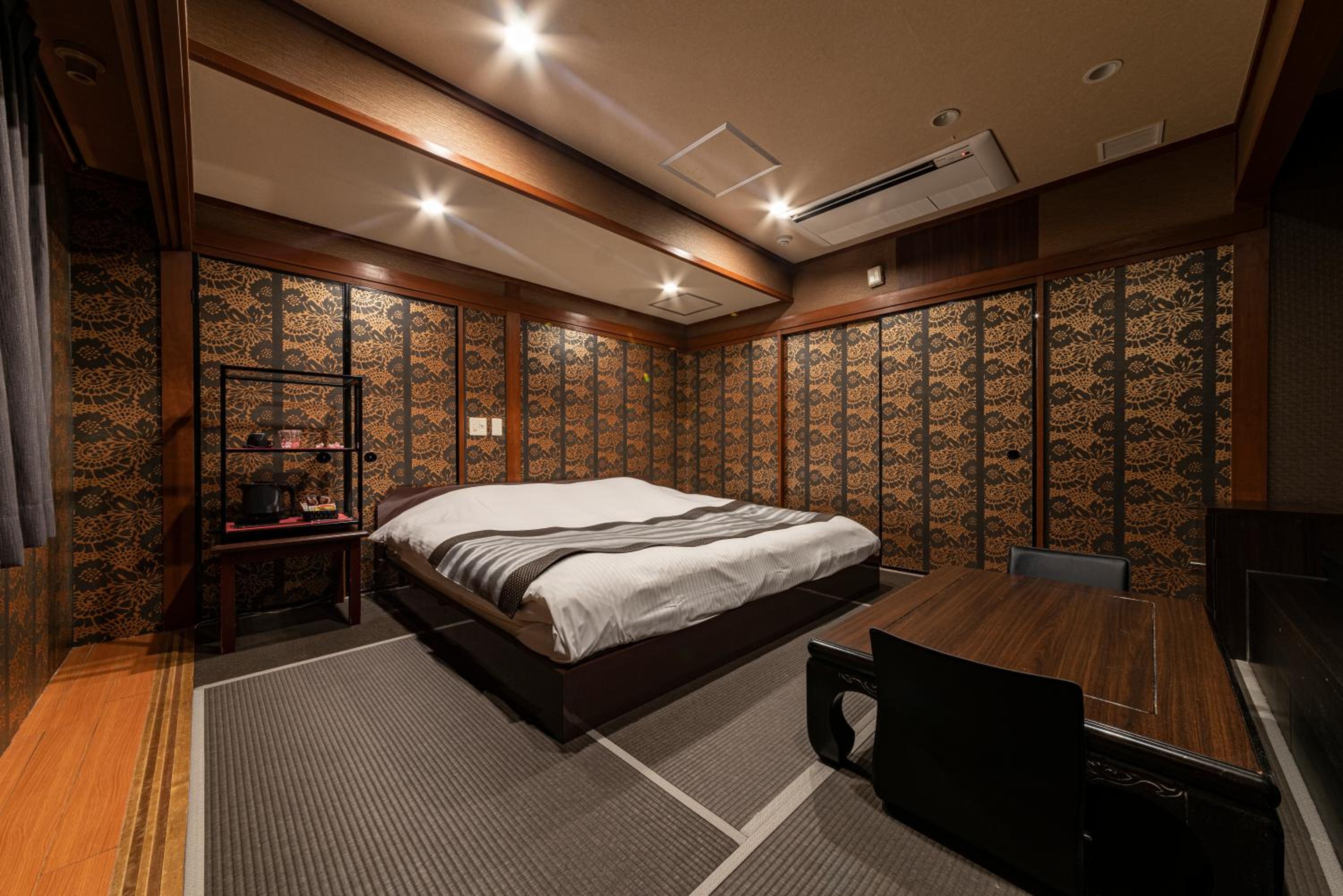 Economy Double Room (Check-in after 17:00)