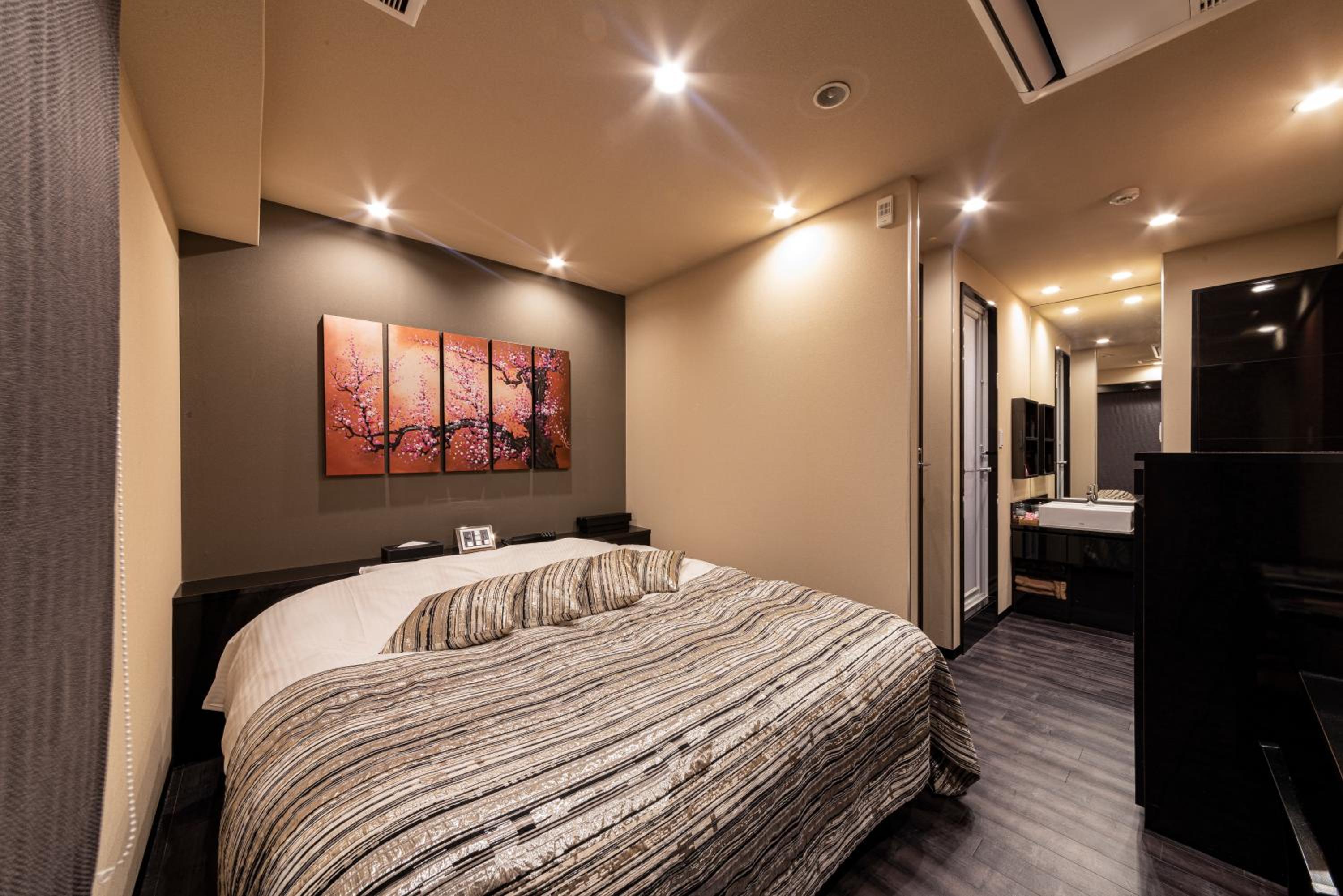 Standard Double Room (Check-in after 17:00)
