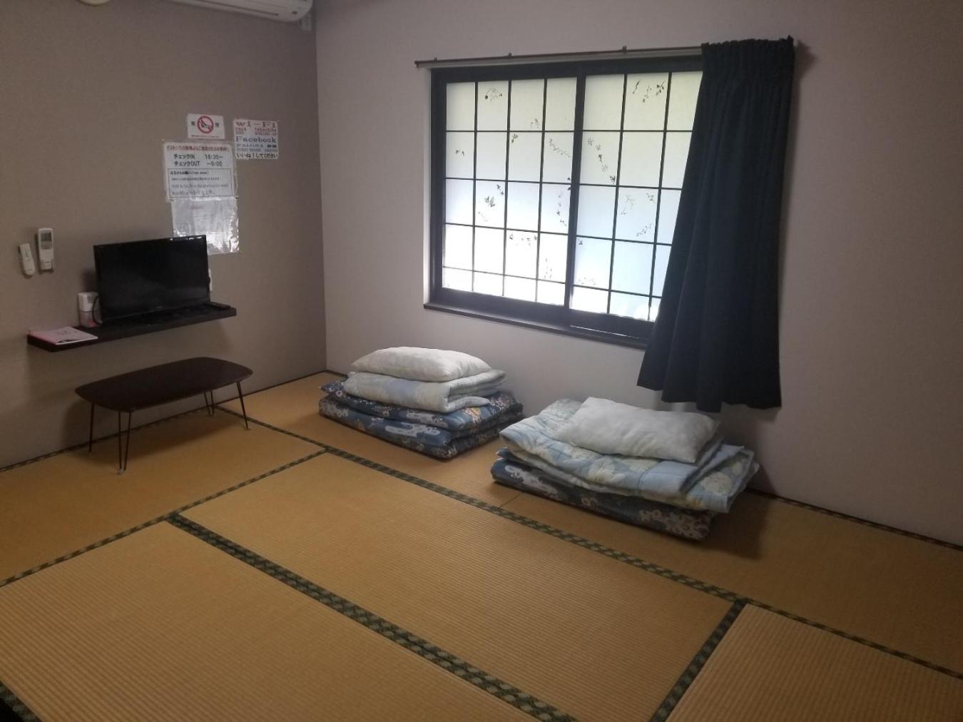 三人共享浴室房