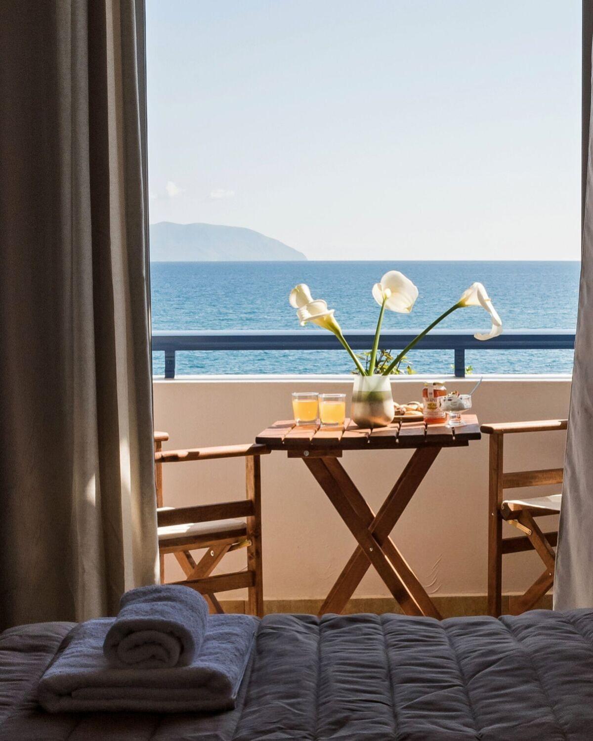 Twin Room with Sea View - Photo 7
