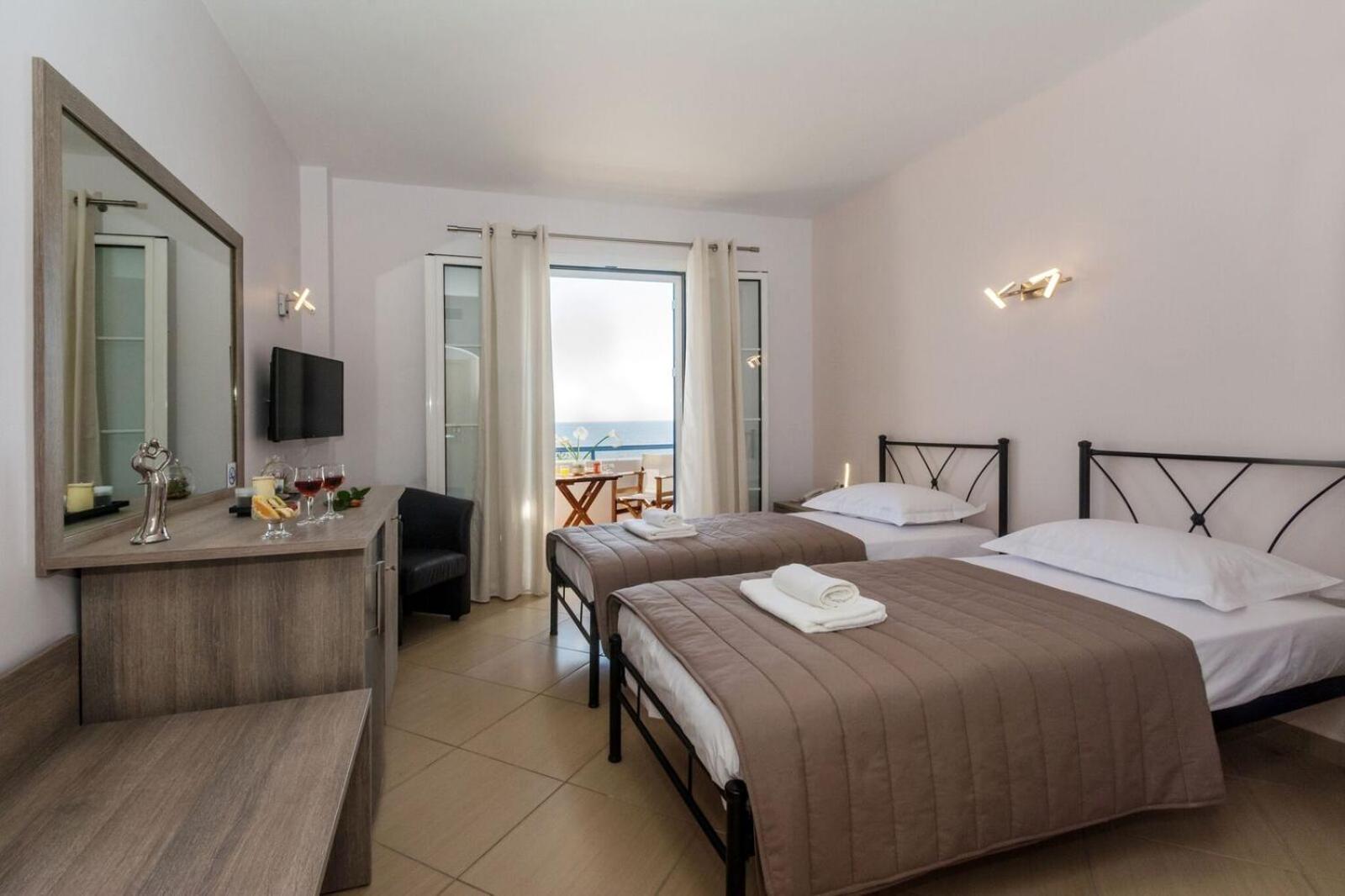 Twin Room with Sea View - Photo 1