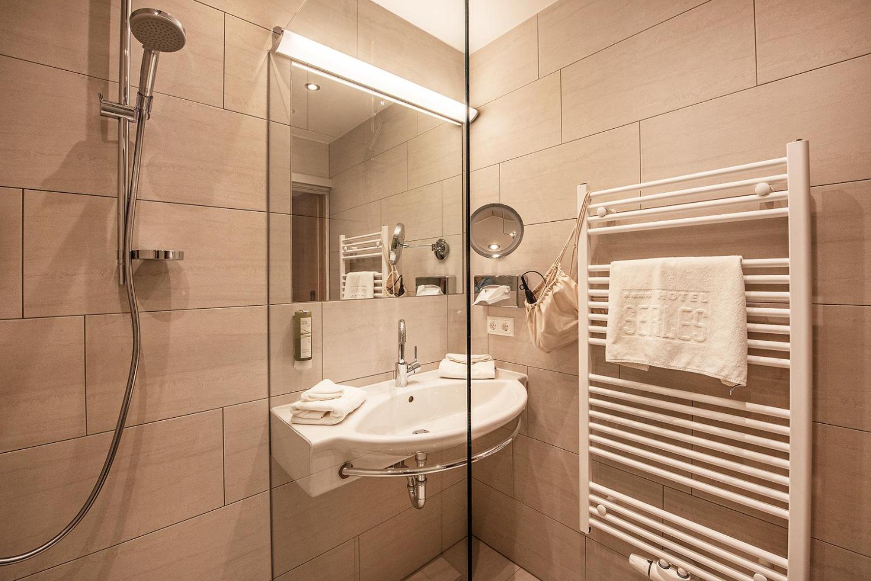 Standard Double Room - Photo 5